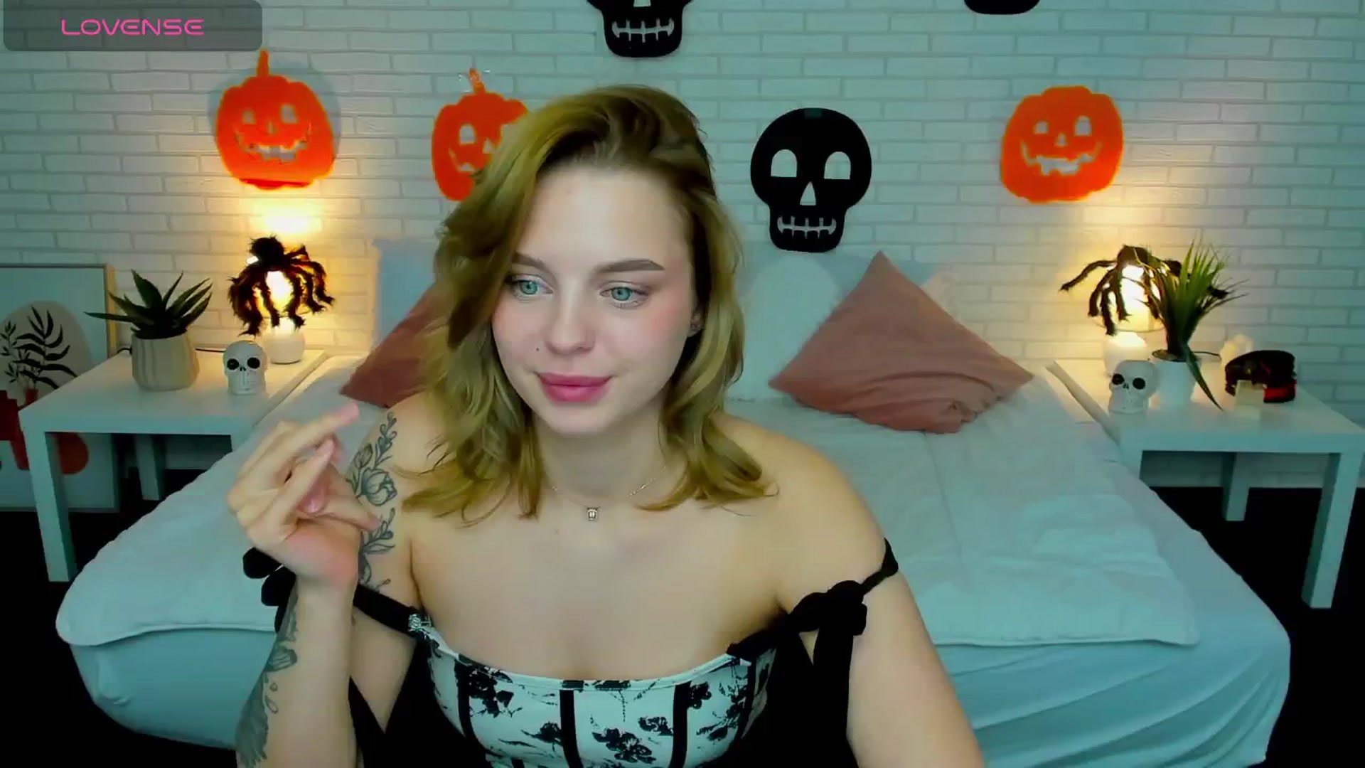 Gallery image thumbnail from Alicia_Luv's myfreecams stream on, 11/04/2024, 16:18 image 18 of 20