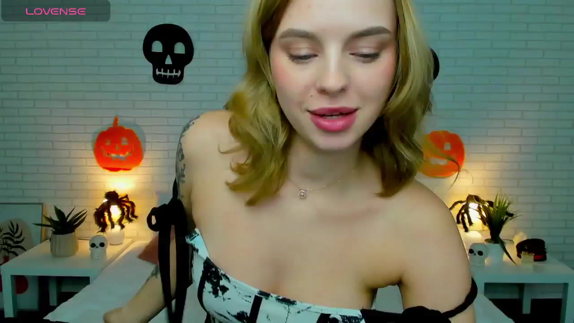 Gallery image thumbnail from Alicia_Luv's myfreecams stream on, 11/04/2024, 17:30 image 15 of 20