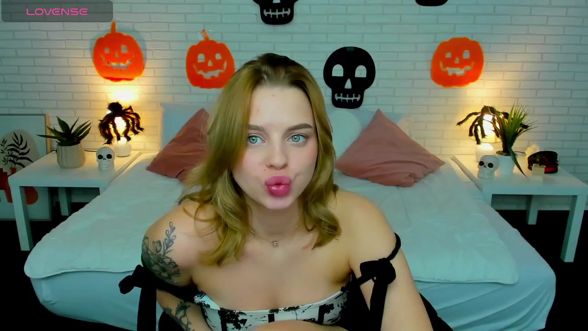 Gallery image thumbnail from Alicia_Luv's myfreecams stream on, 11/04/2024, 17:30 image 6 of 20