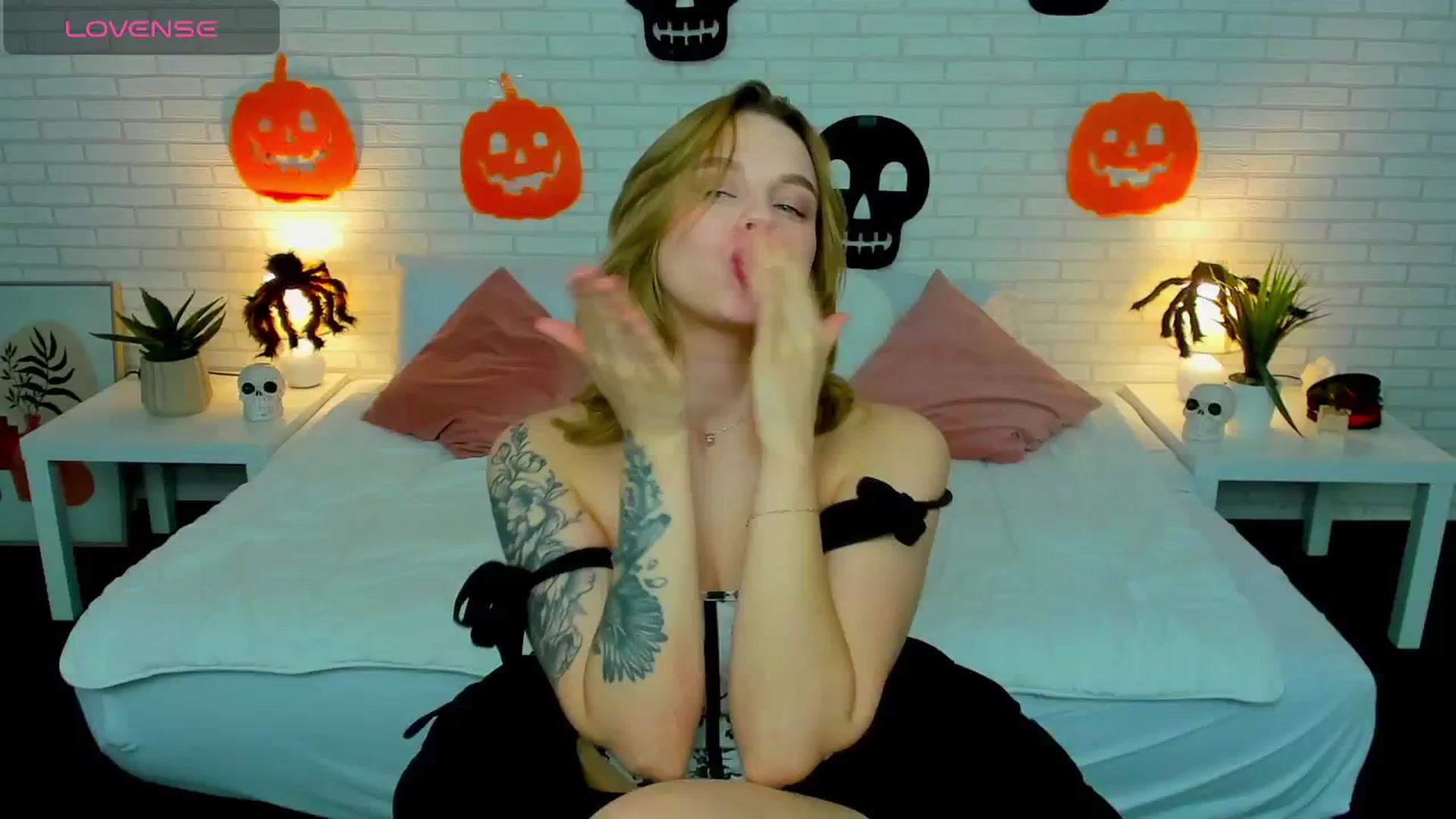 Gallery image thumbnail from Alicia_Luv's myfreecams stream on, 11/04/2024, 17:30 image 7 of 20