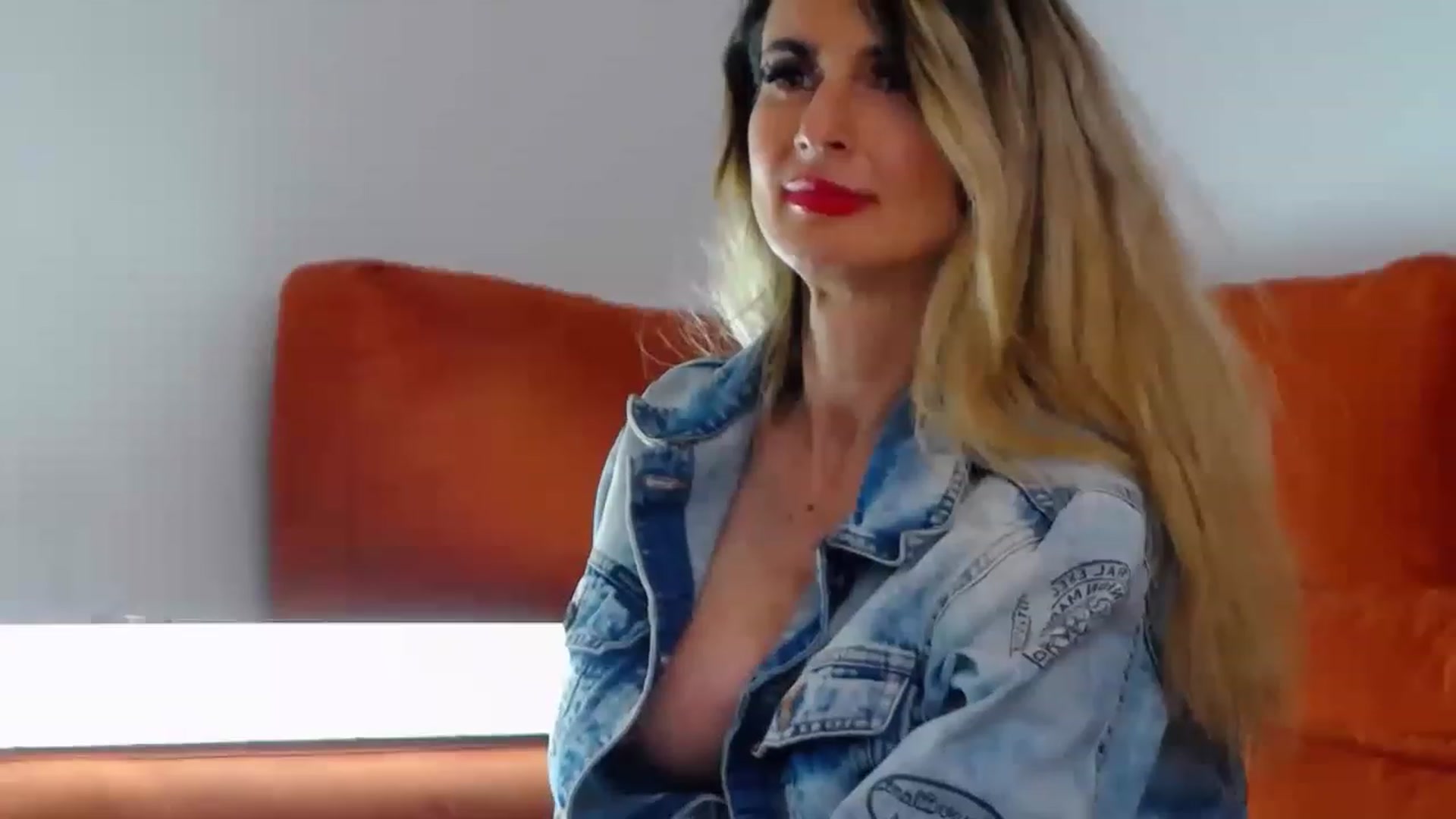 Gallery image thumbnail from Alicia_beggs's myfreecams stream on, 04/08/2023, 15:59 image 11 of 20