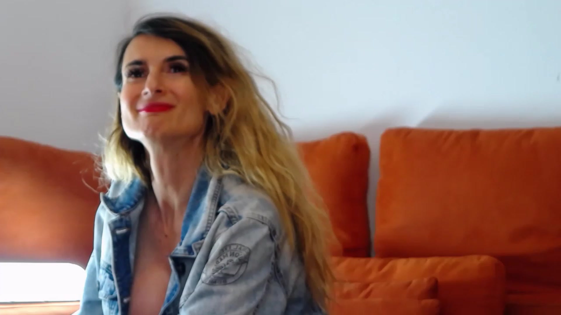 Gallery image thumbnail from Alicia_beggs's myfreecams stream on, 04/21/2023, 18:18 image 4 of 20