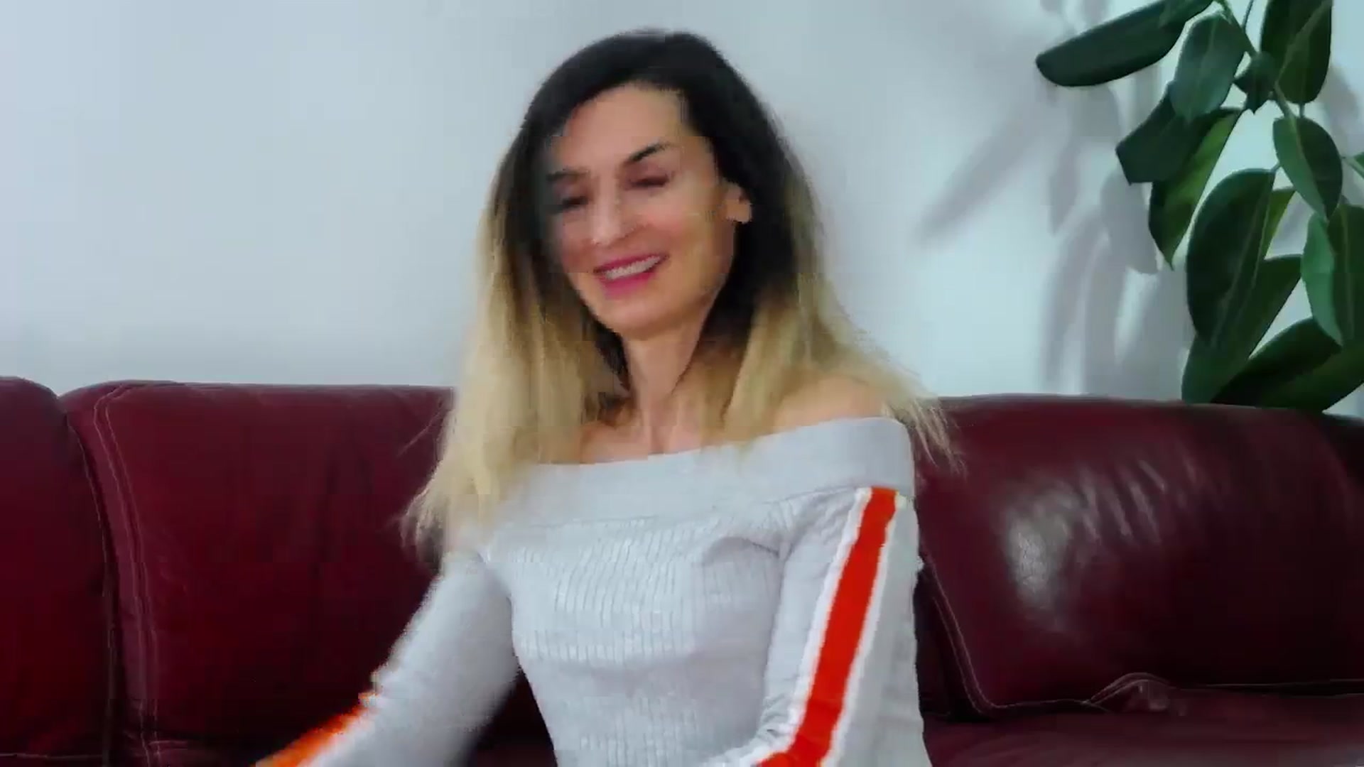 Gallery image thumbnail from Alicia_beggs's myfreecams stream on, 01/07/2024, 12:03 image 10 of 20