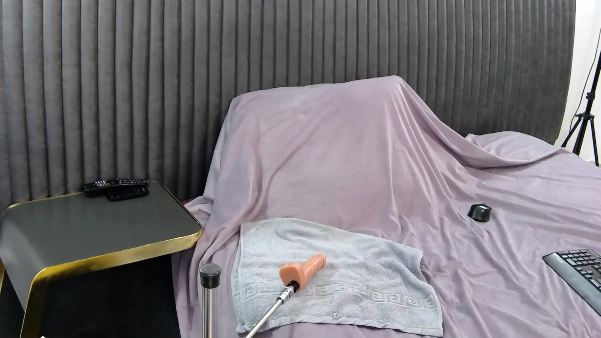 Gallery image thumbnail from Alicia_beggs's myfreecams stream on, 03/24/2025, 11:33 image 12 of 20