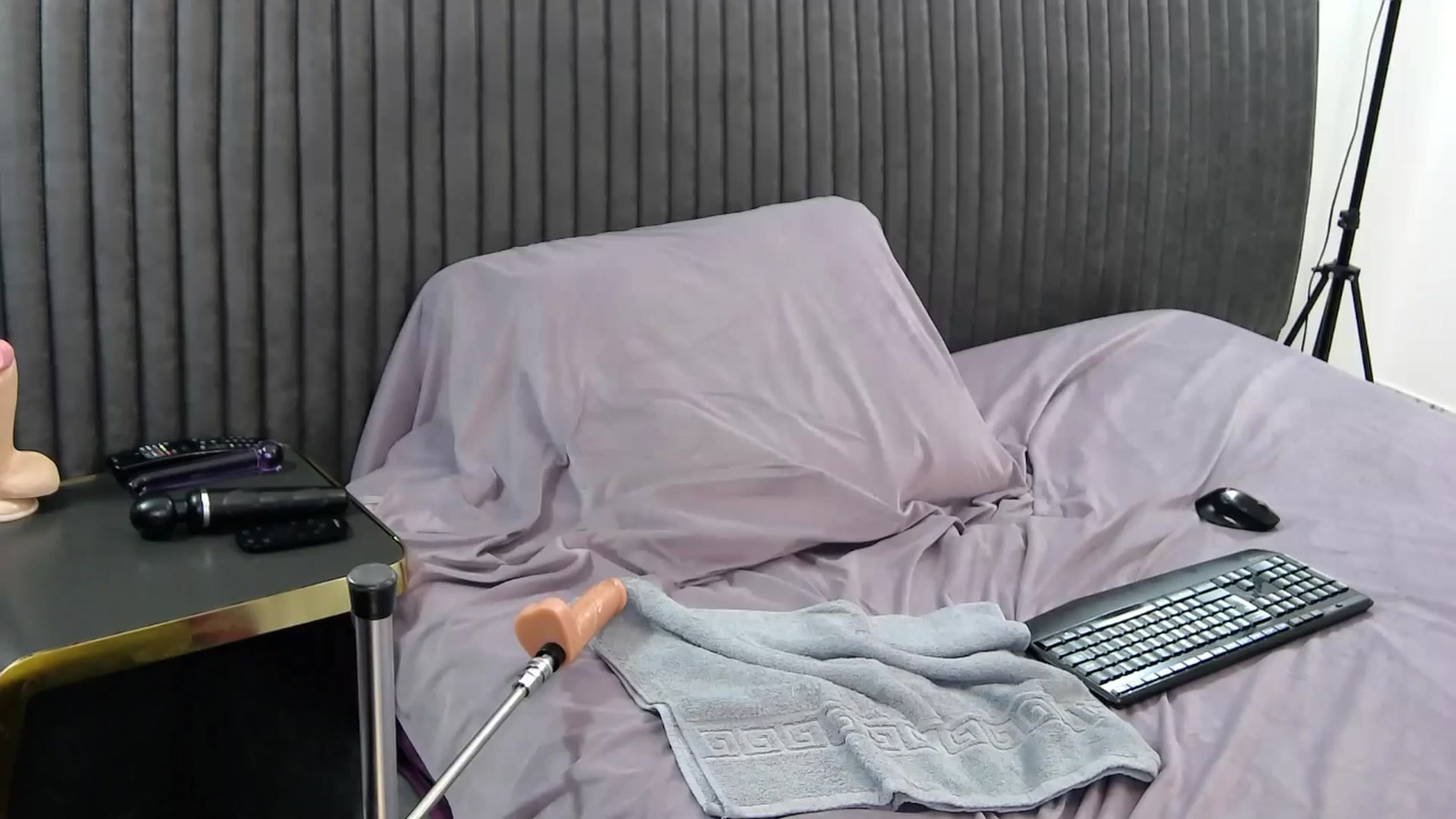 Gallery image thumbnail from Alicia_beggs's myfreecams stream on, 03/30/2025, 11:49 image 5 of 20