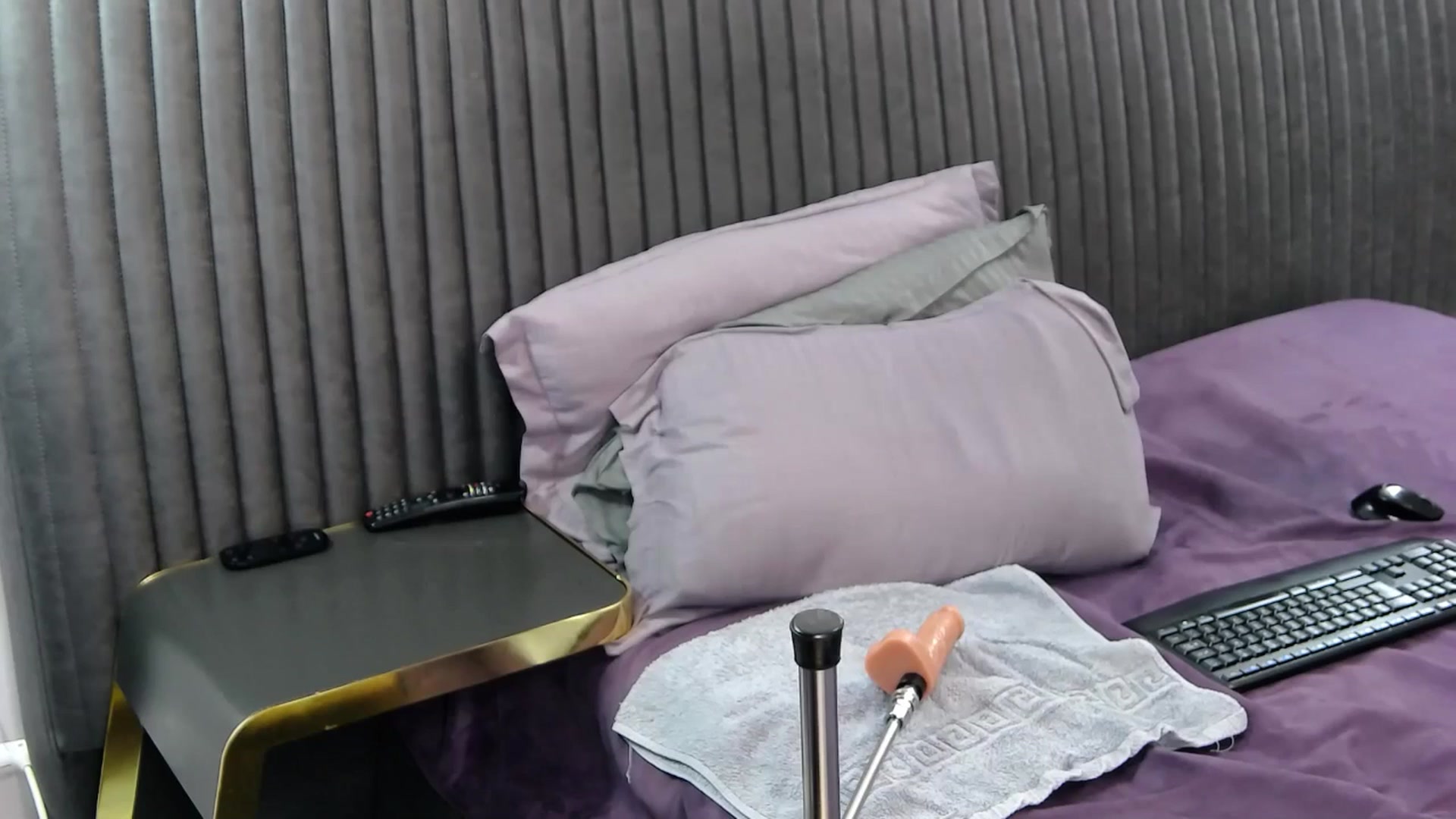 Gallery image thumbnail from Alicia_beggs's myfreecams stream on, 06/16/2025, 19:39 image 15 of 20