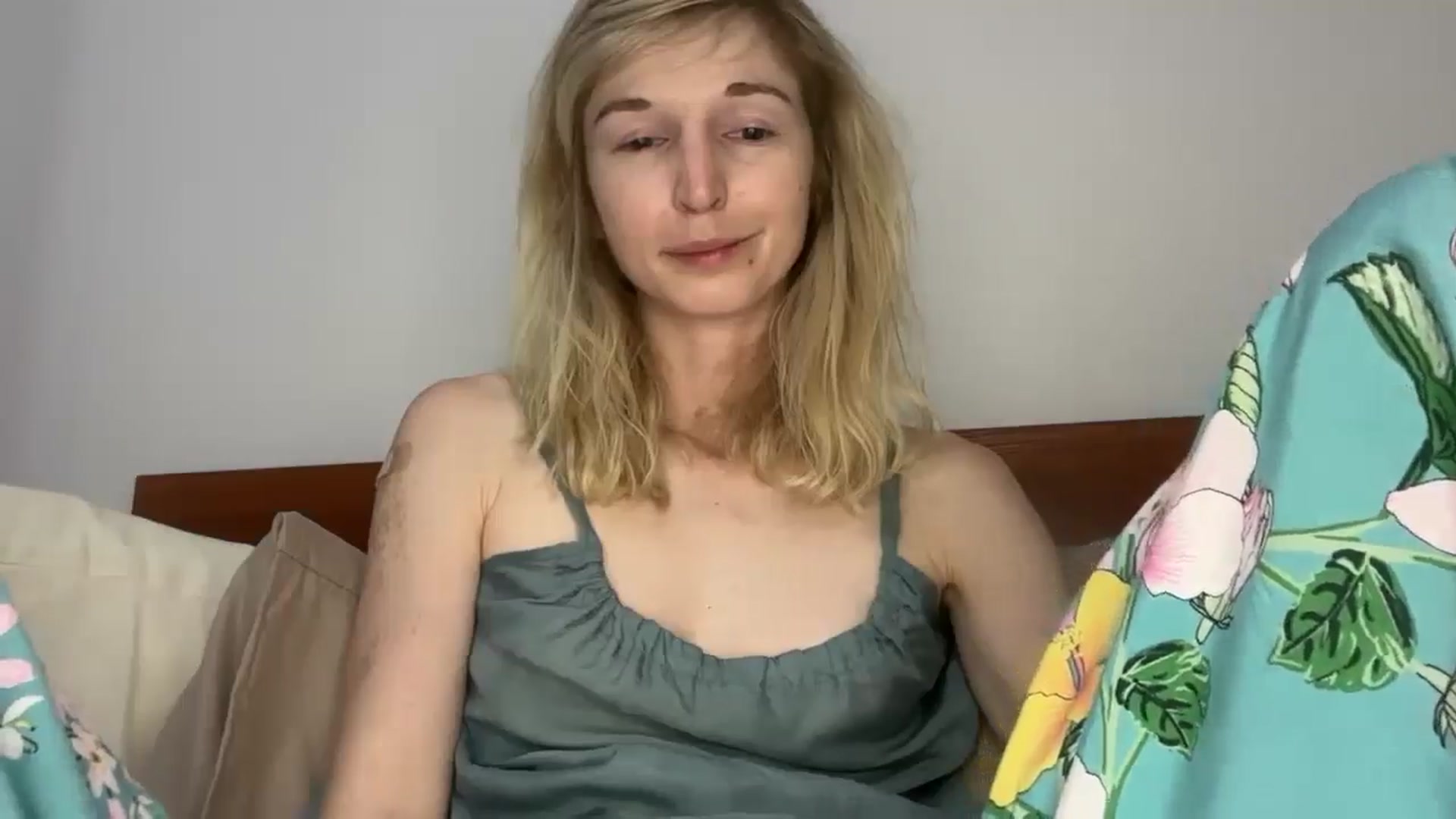Gallery image thumbnail from Alielli's myfreecams stream on, 12/08/2025, 15:06 image 6 of 20