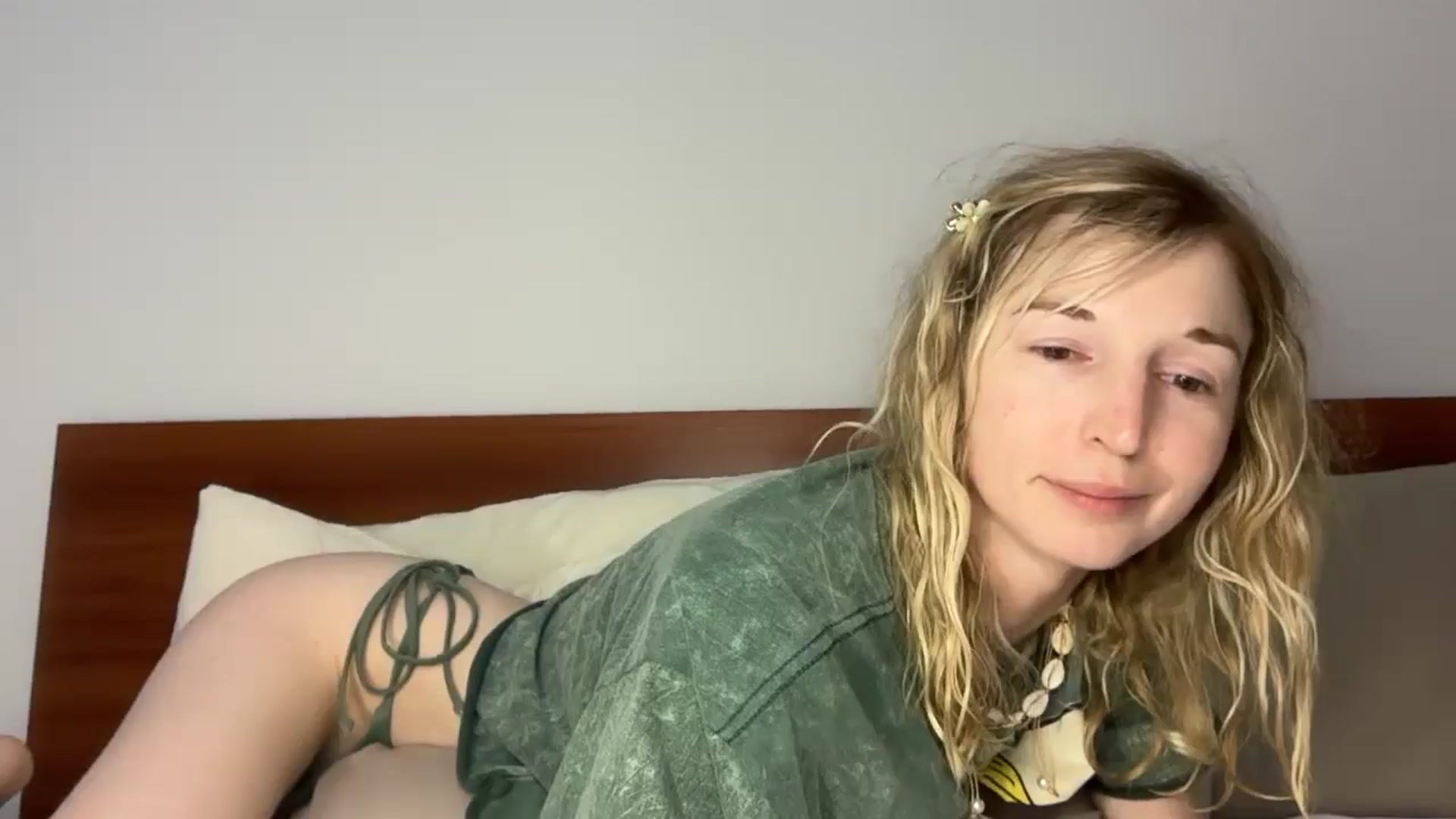 Gallery image thumbnail from Alielli's myfreecams stream on, 01/01/2026, 14:21 image 17 of 20