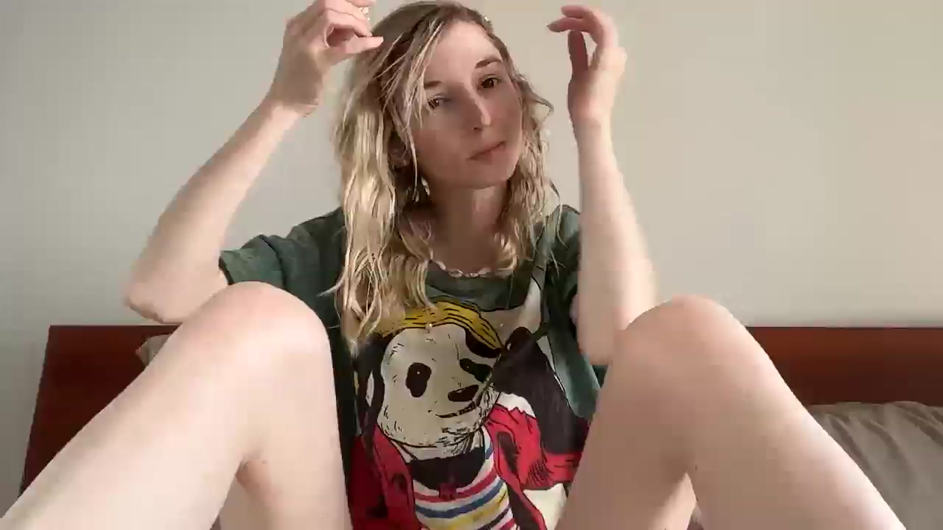 Gallery image thumbnail from Alielli's myfreecams stream on, 01/02/2026, 06:14 image 1 of 20