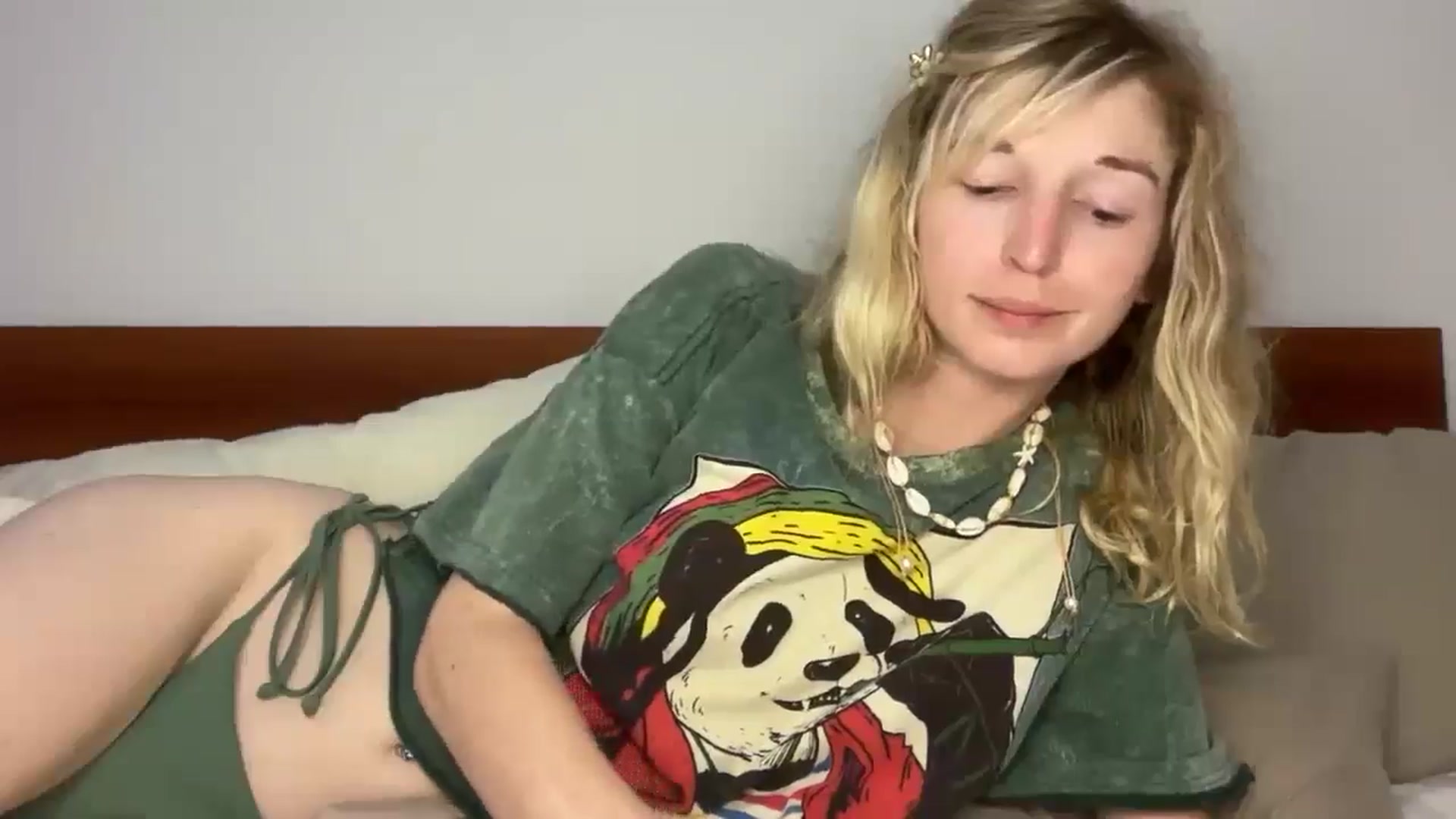 Gallery image thumbnail from Alielli's myfreecams stream on, 01/03/2026, 14:25 image 8 of 20