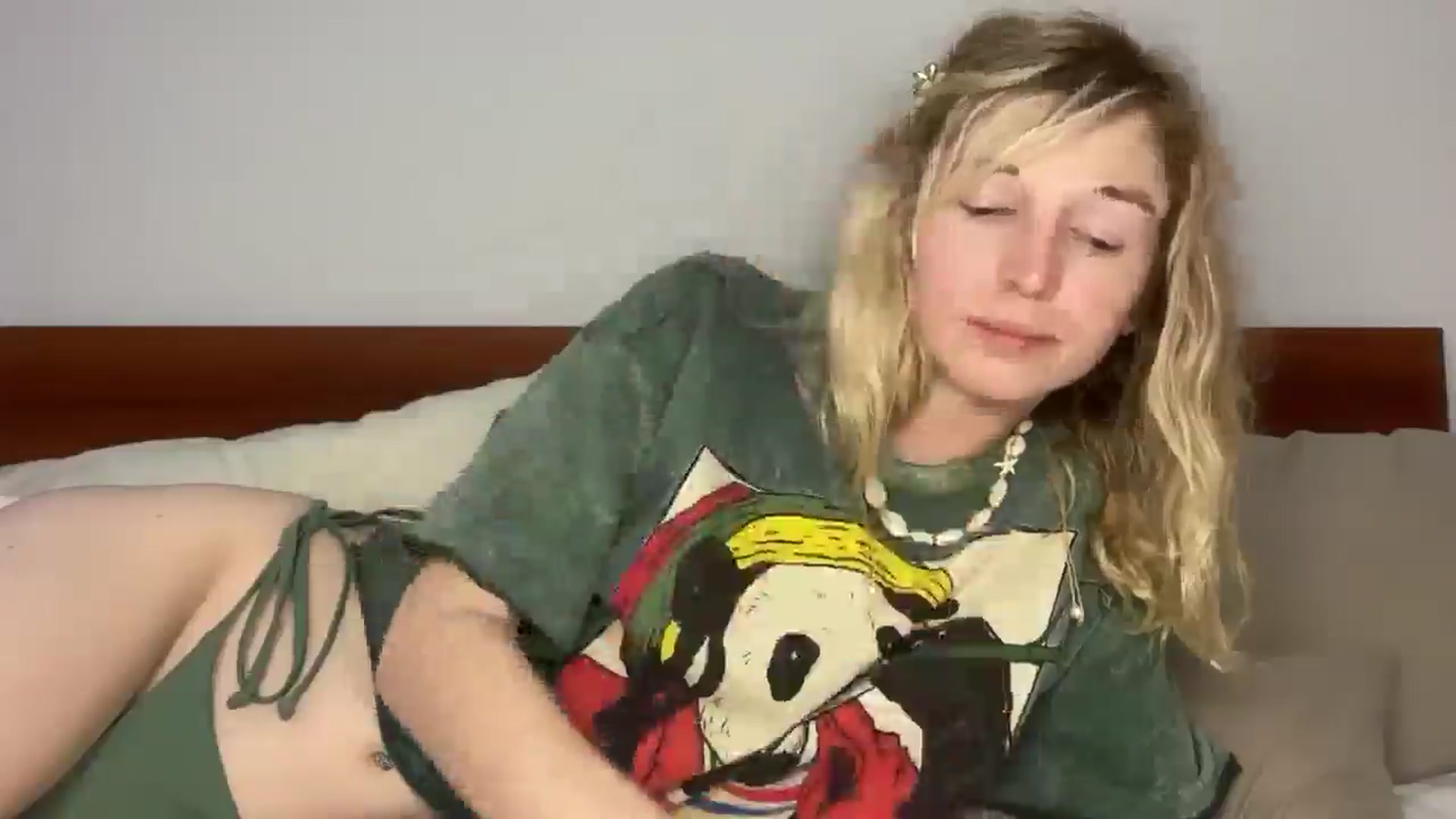 Gallery image thumbnail from Alielli's myfreecams stream on, 01/03/2026, 14:25 image 12 of 20
