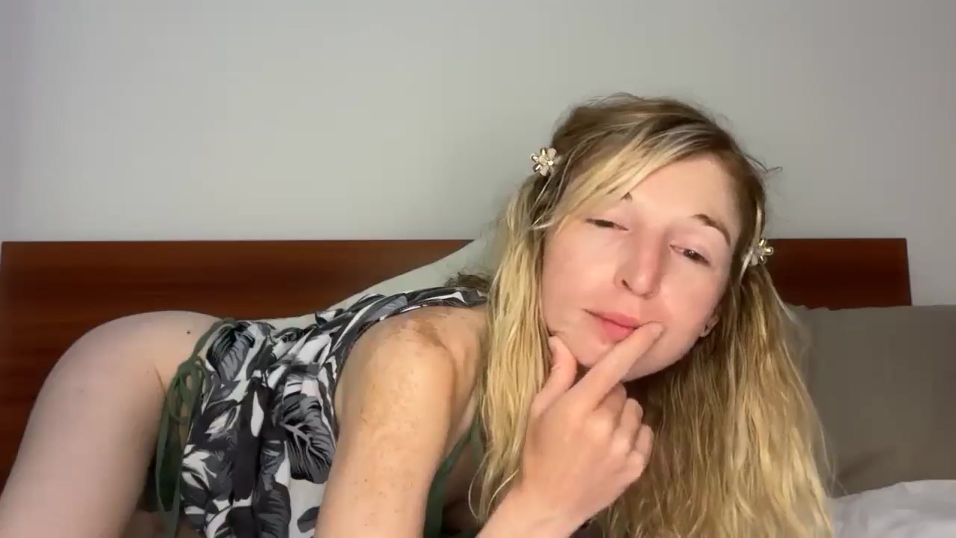 Gallery image thumbnail from Alielli's myfreecams stream on, 01/16/2026, 15:53 image 19 of 20
