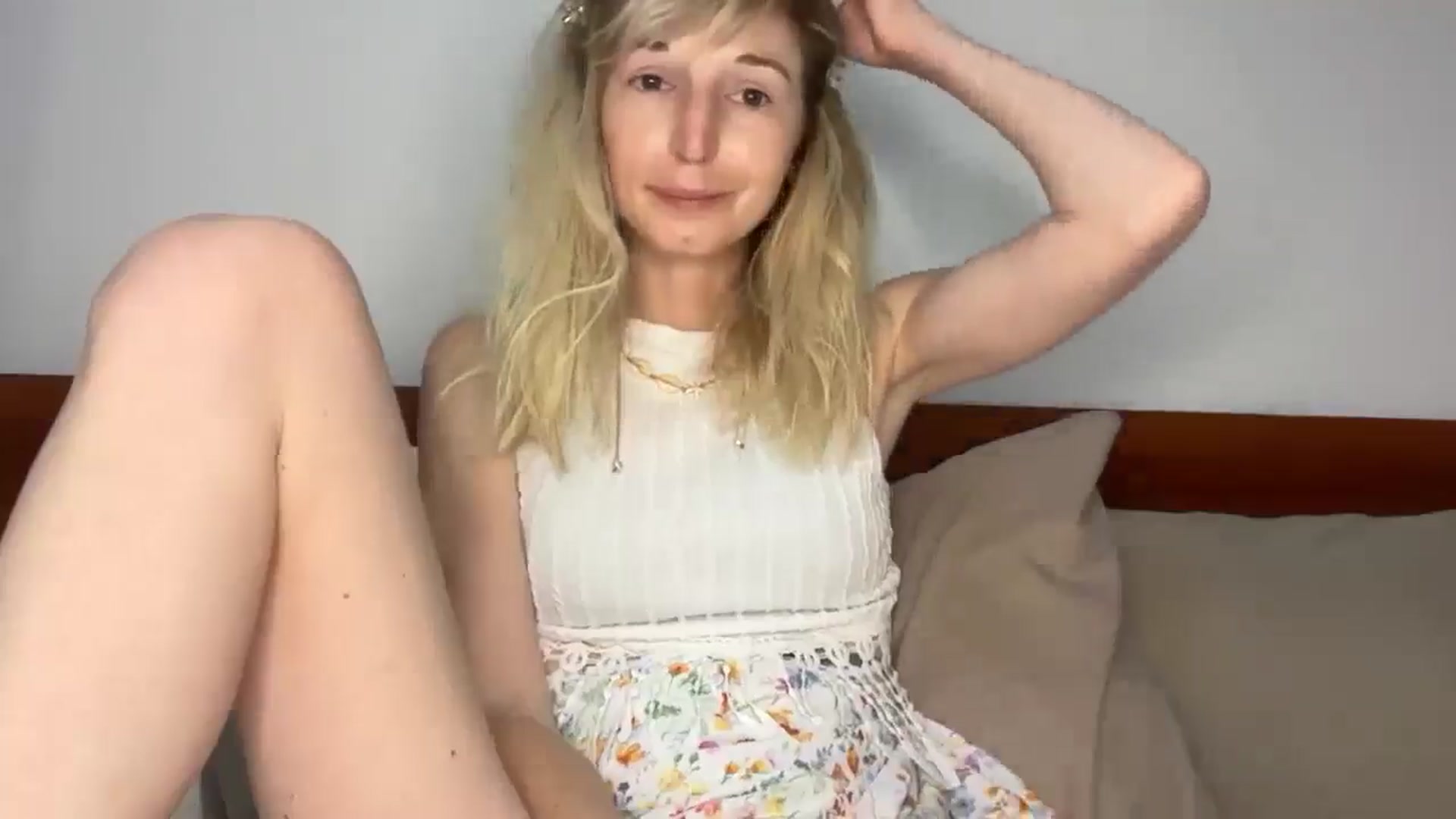 Gallery image thumbnail from Alielli's myfreecams stream on, 01/27/2026, 16:00 image 15 of 20