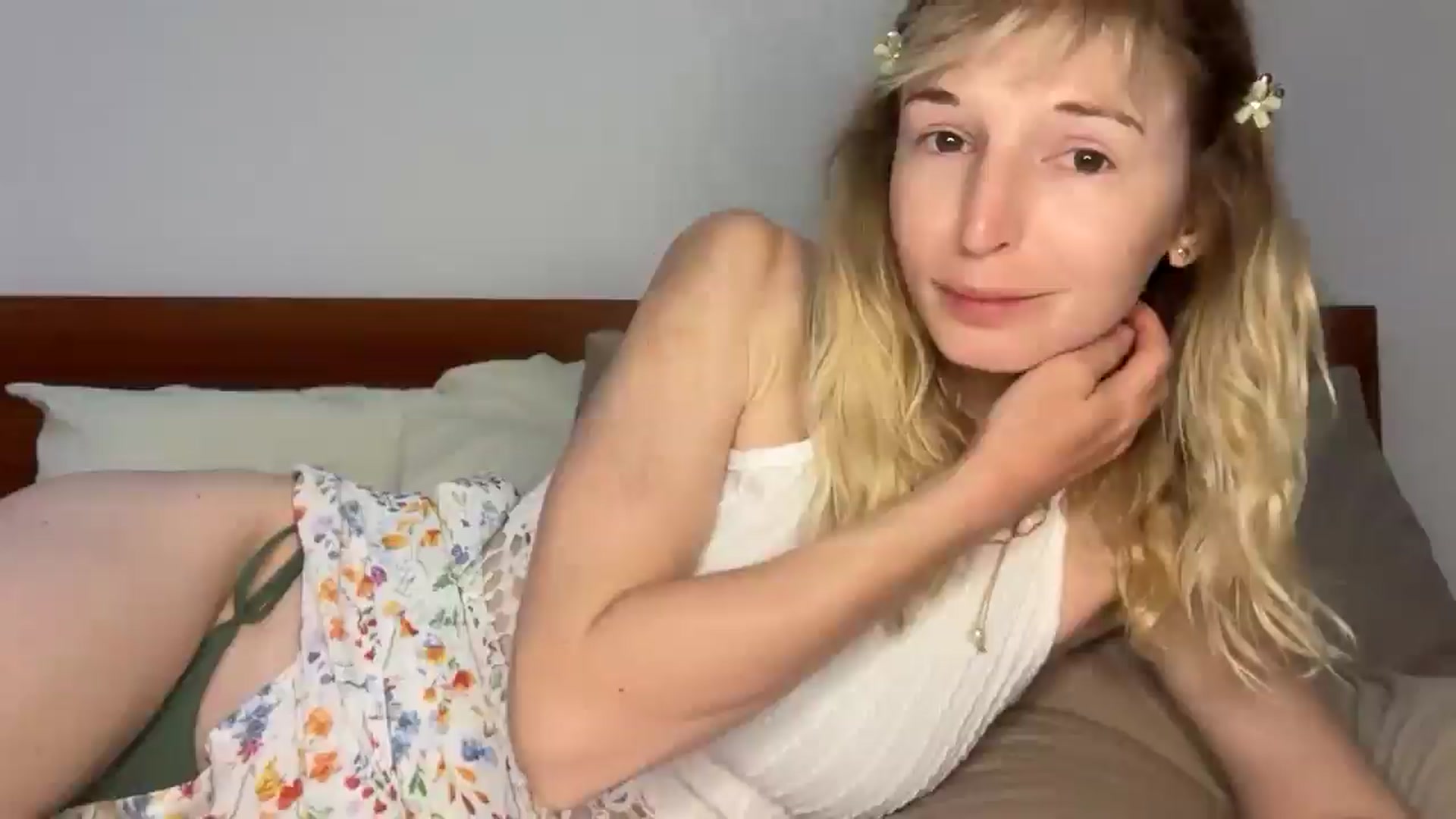 Gallery image thumbnail from Alielli's myfreecams stream on, 02/03/2026, 14:41 image 17 of 20
