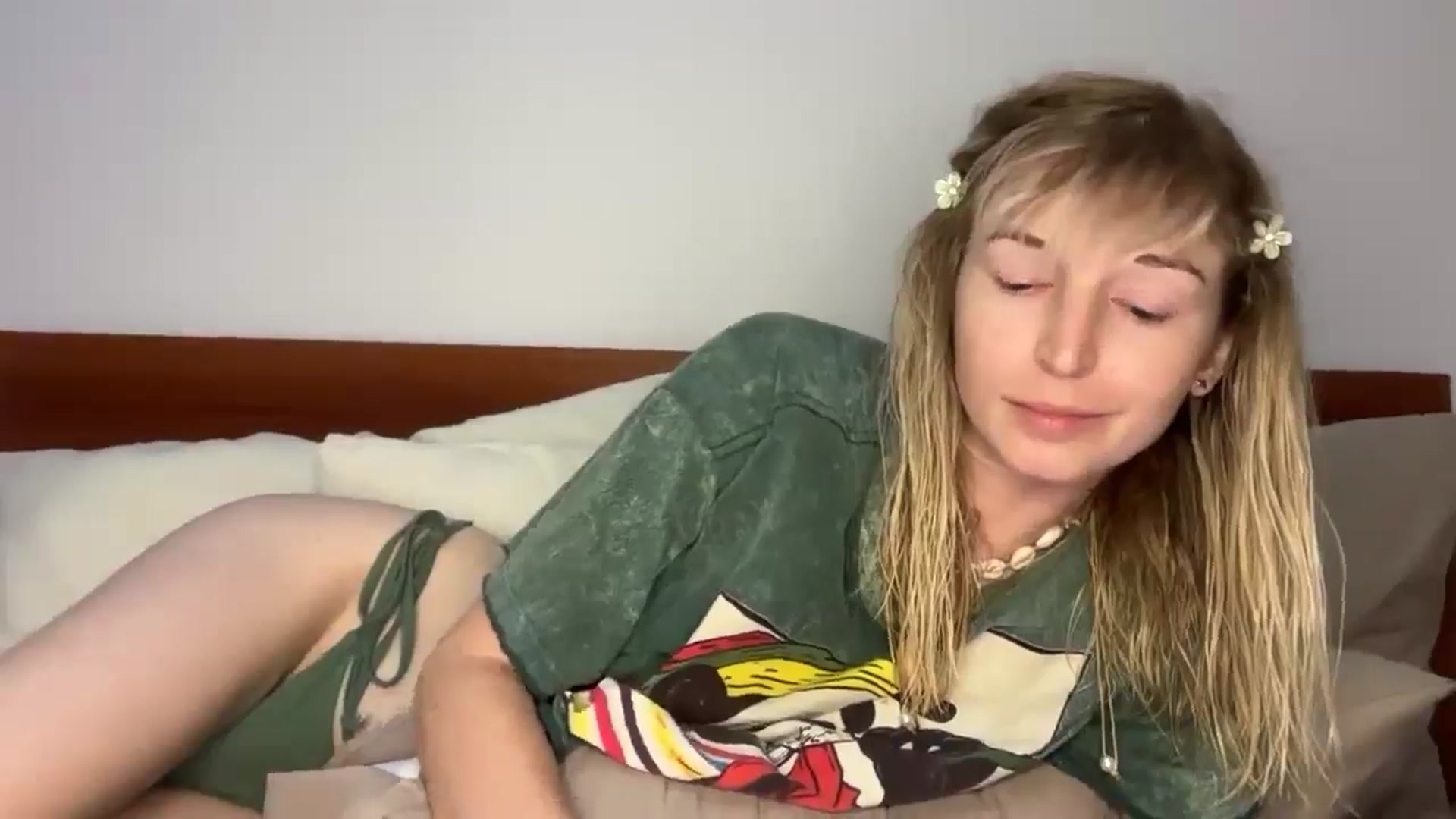 Gallery image thumbnail from Alielli's myfreecams stream on, 02/09/2026, 13:57 image 3 of 20