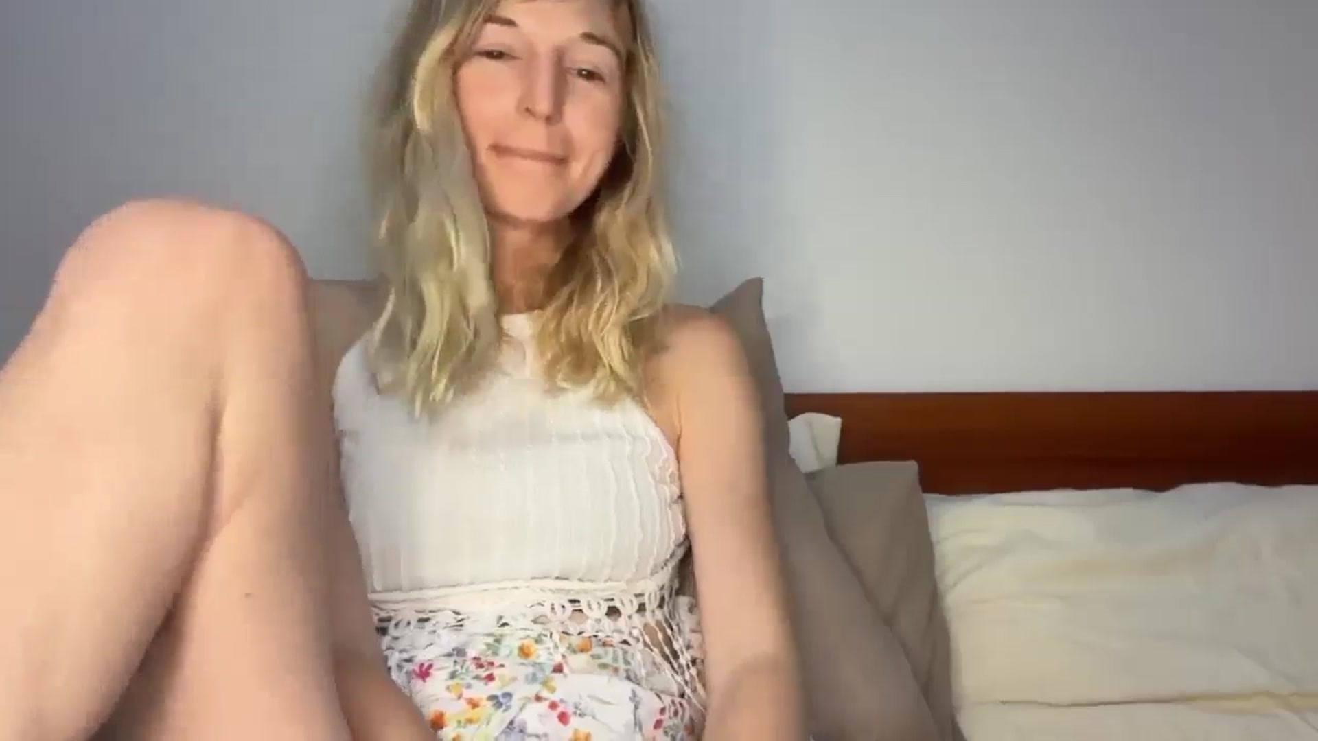 Gallery image thumbnail from Alielli's myfreecams stream on, 02/17/2026, 12:02 image 11 of 20