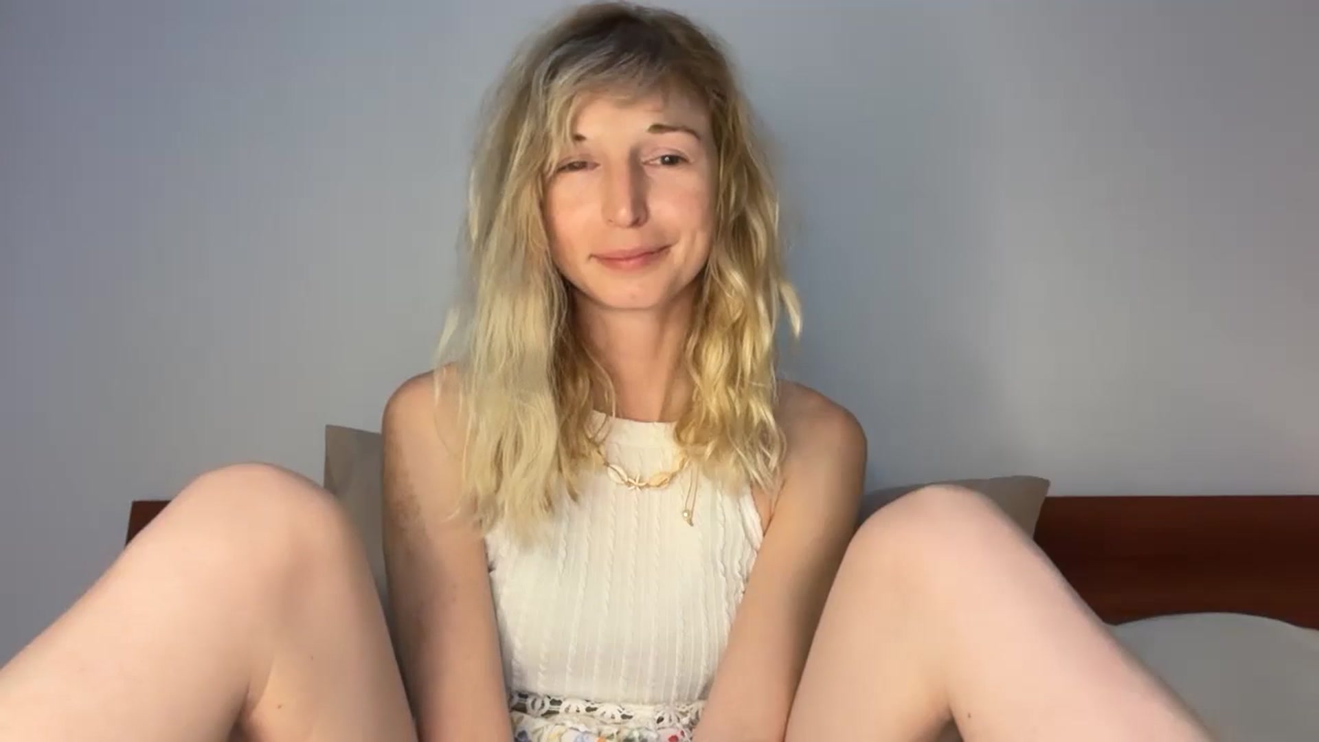 Gallery image thumbnail from Alielli's myfreecams stream on, 02/18/2026, 13:05 image 4 of 20