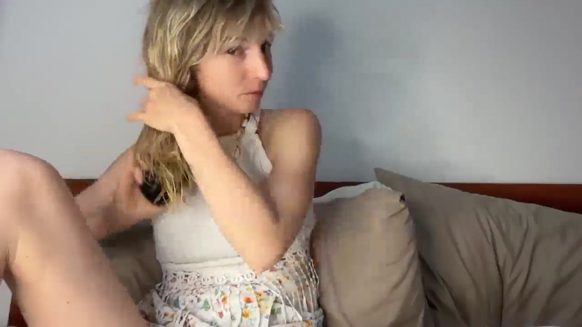 Gallery image thumbnail from Alielli's myfreecams stream on, 02/21/2026, 14:07 image 2 of 20