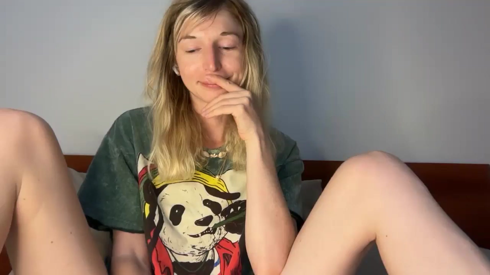 Gallery image thumbnail from Alielli's myfreecams stream on, 02/24/2026, 13:38 image 4 of 20