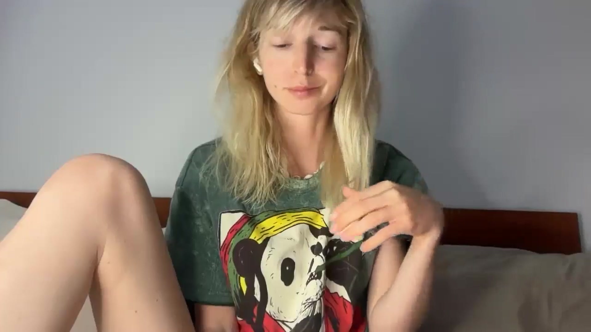 Gallery image thumbnail from Alielli's myfreecams stream on, 03/10/2026, 14:43 image 14 of 20