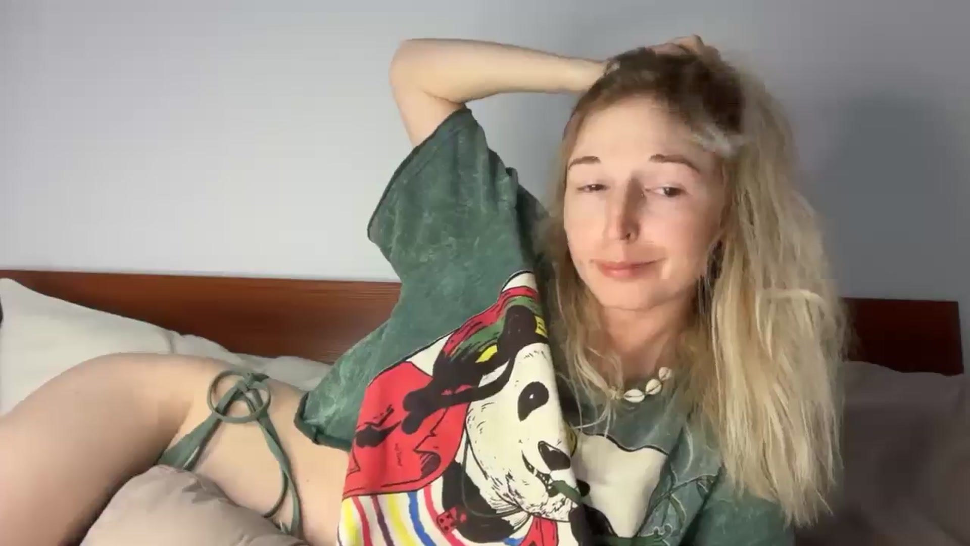 Gallery image thumbnail from Alielli's myfreecams stream on, 03/10/2026, 14:43 image 18 of 20