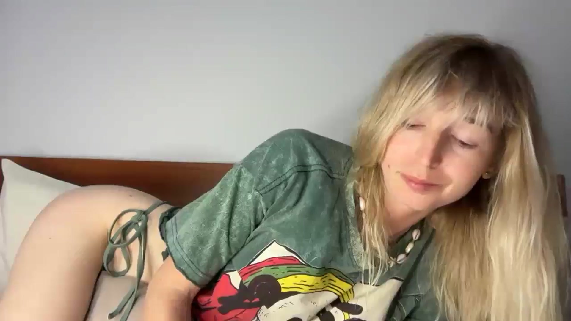 Gallery image thumbnail from Alielli's myfreecams stream on, 03/10/2026, 14:43 image 17 of 20