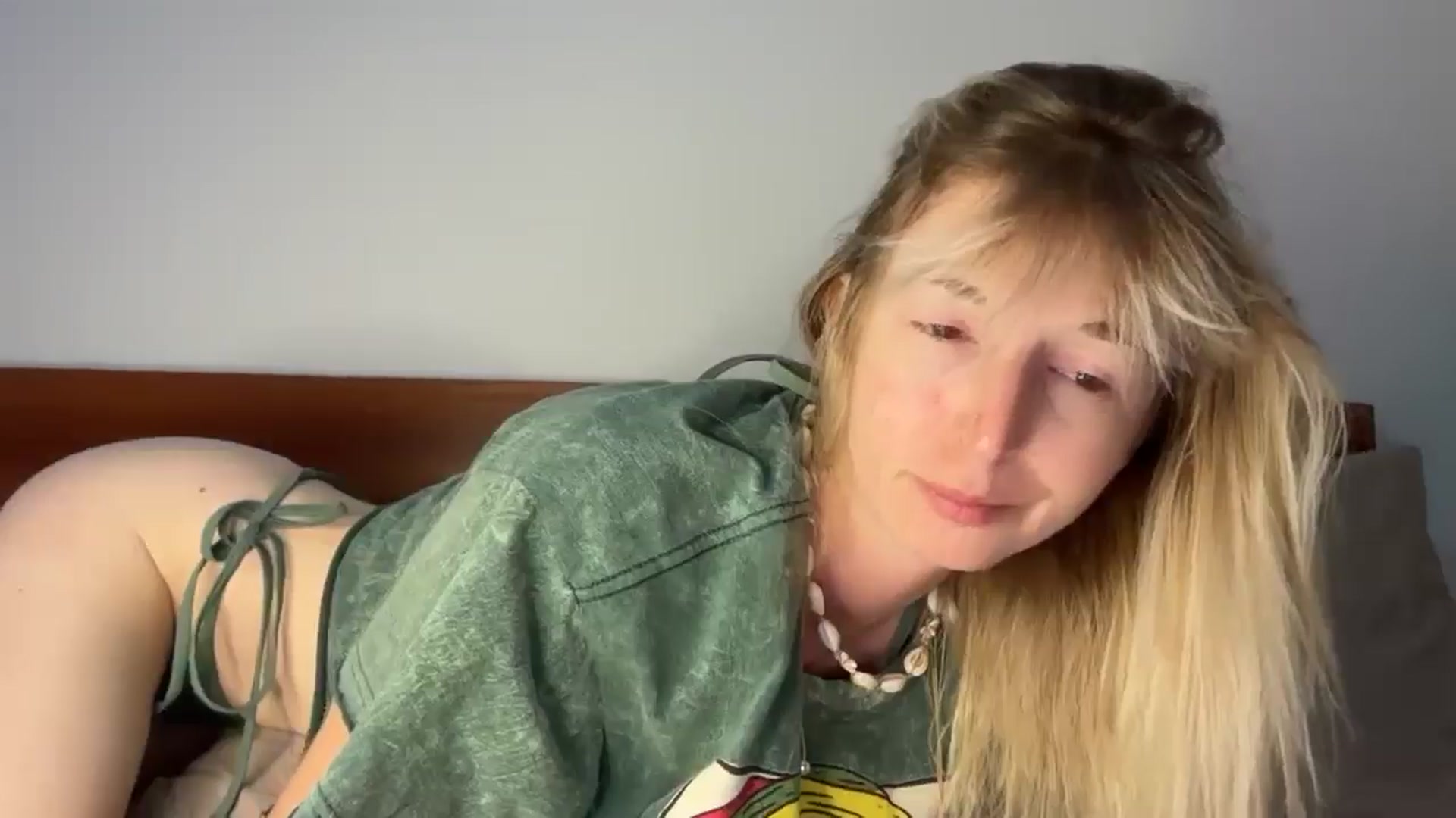 Gallery image thumbnail from Alielli's myfreecams stream on, 03/18/2026, 13:40 image 17 of 20
