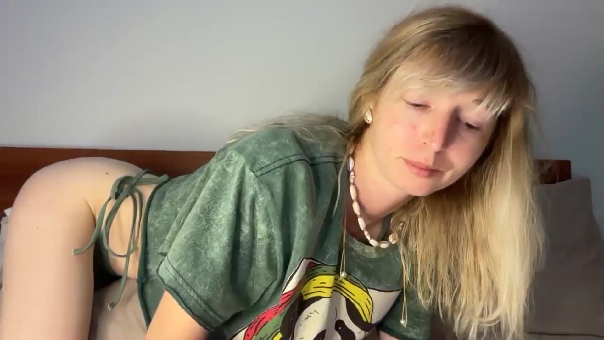 Gallery image thumbnail from Alielli's myfreecams stream on, 03/18/2026, 13:40 image 13 of 20