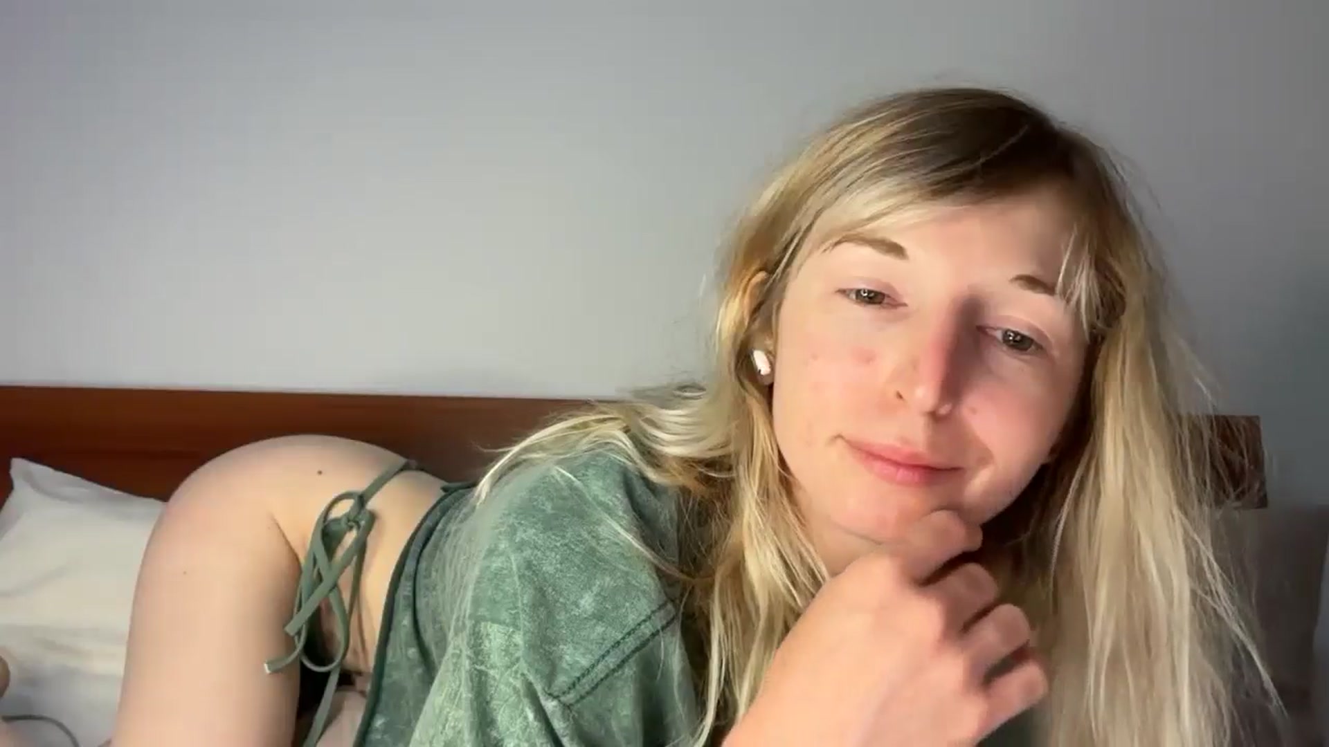 Gallery image thumbnail from Alielli's myfreecams stream on, 03/19/2026, 14:53 image 19 of 20