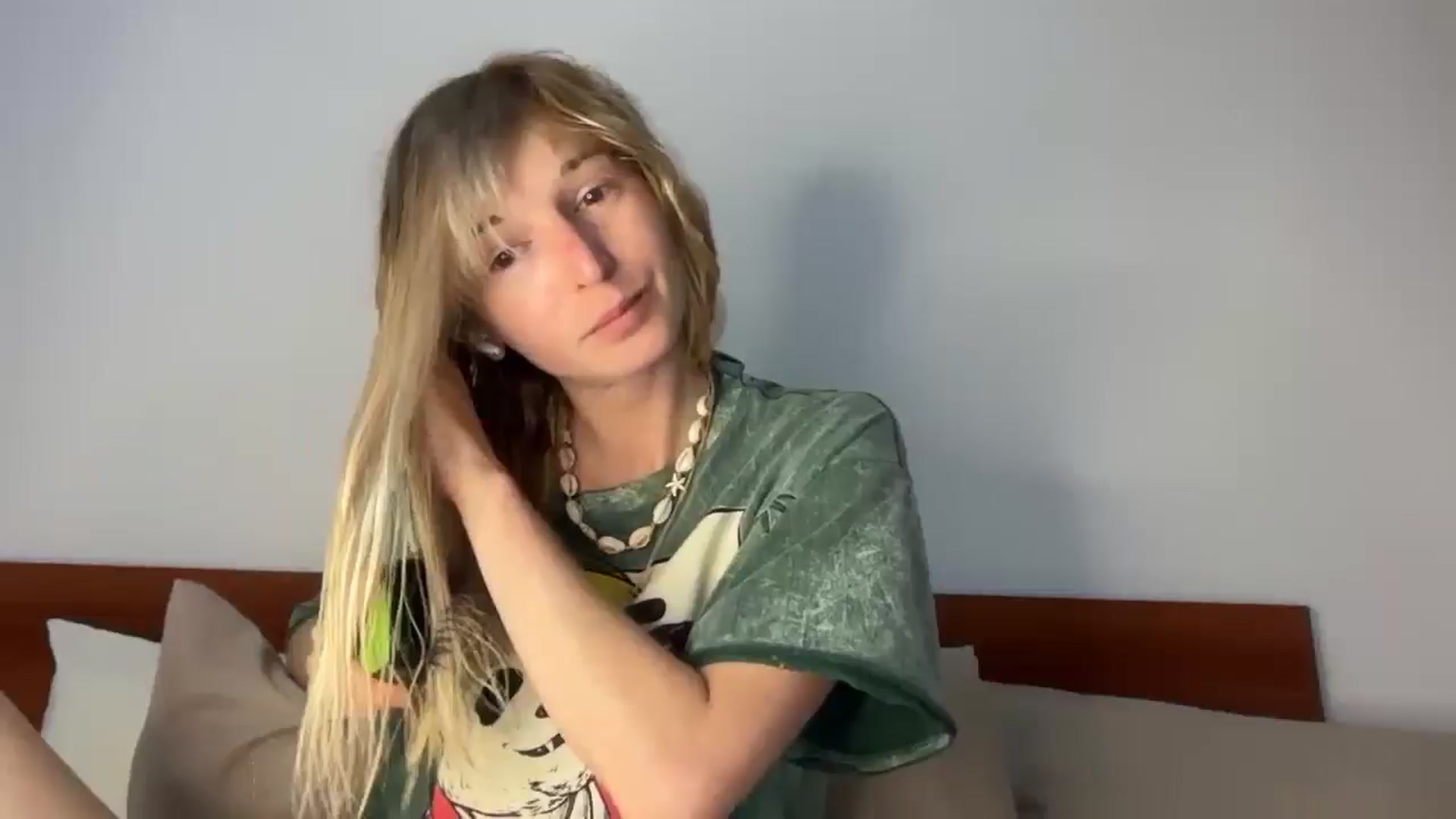 Gallery image thumbnail from Alielli's myfreecams stream on, 03/20/2026, 13:28 image 1 of 20