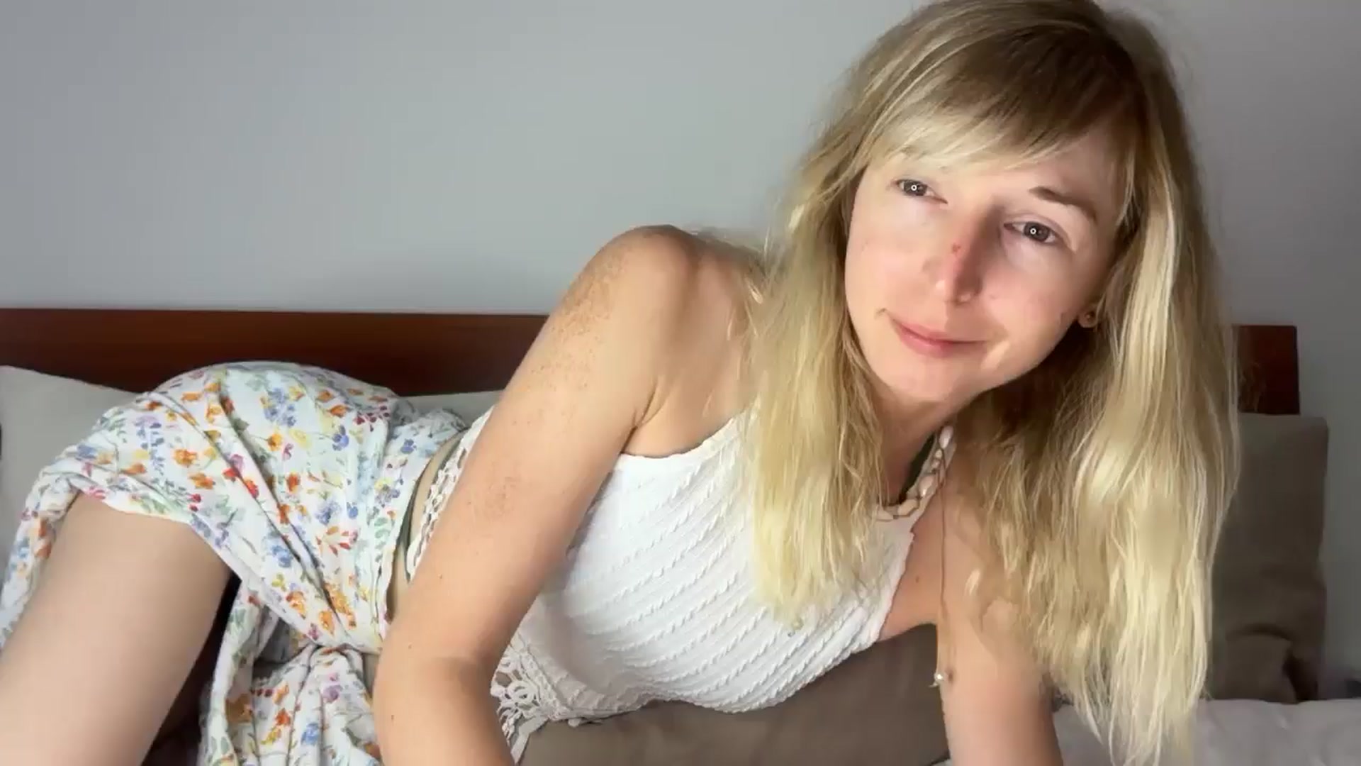 Gallery image thumbnail from Alielli's myfreecams stream on, 03/21/2026, 15:01 image 1 of 20