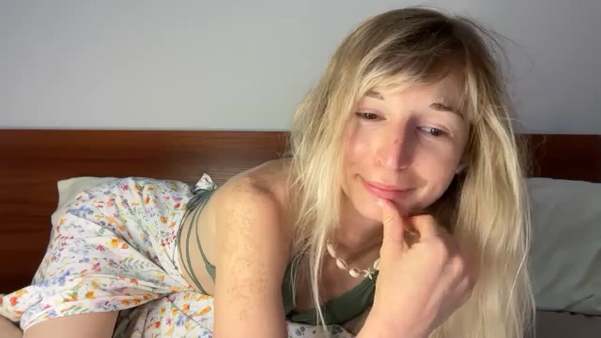 Gallery image thumbnail from Alielli's myfreecams stream on, 03/22/2026, 14:52 image 19 of 20