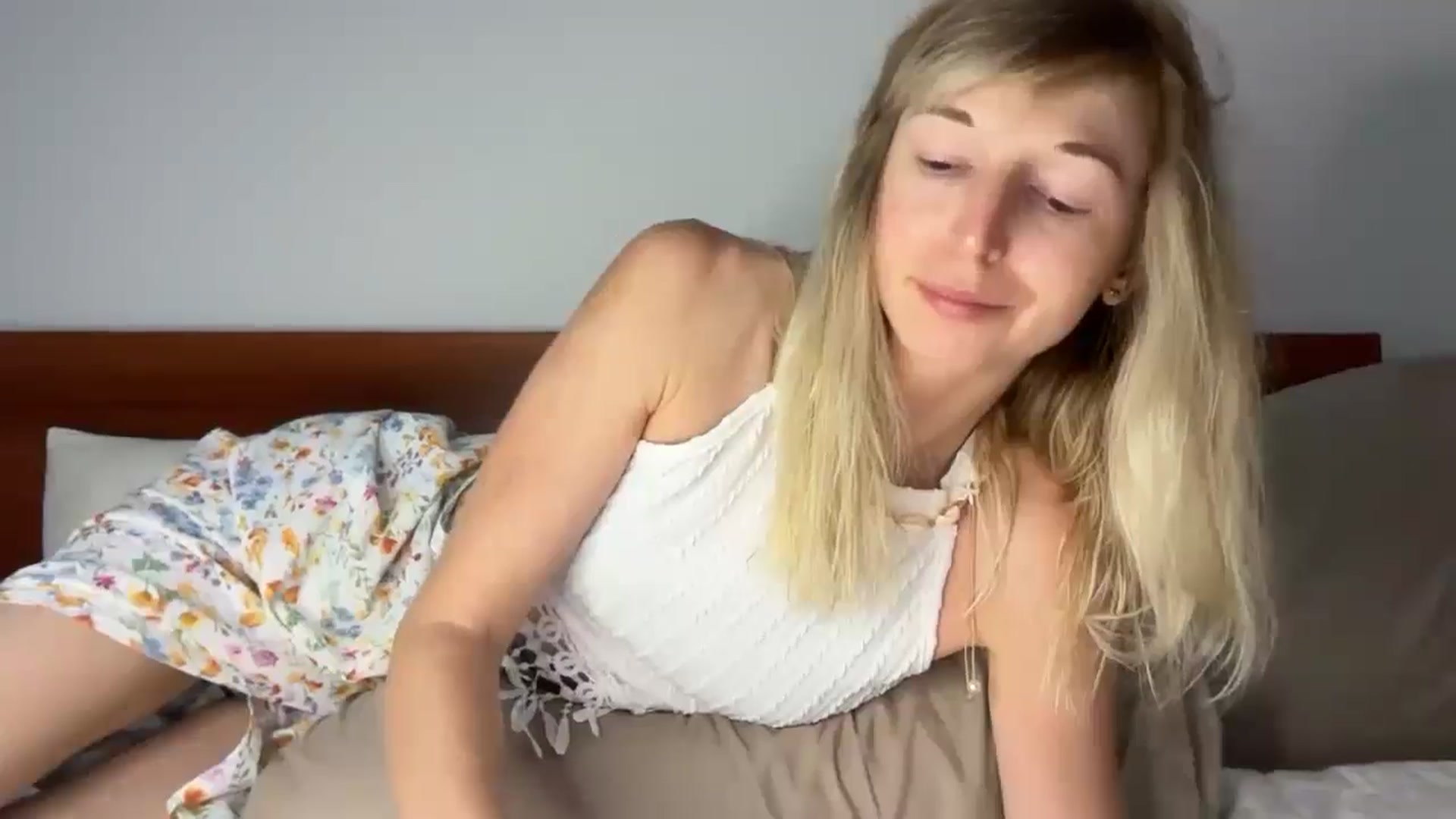 Gallery image thumbnail from Alielli's myfreecams stream on, 03/24/2026, 13:46 image 17 of 20