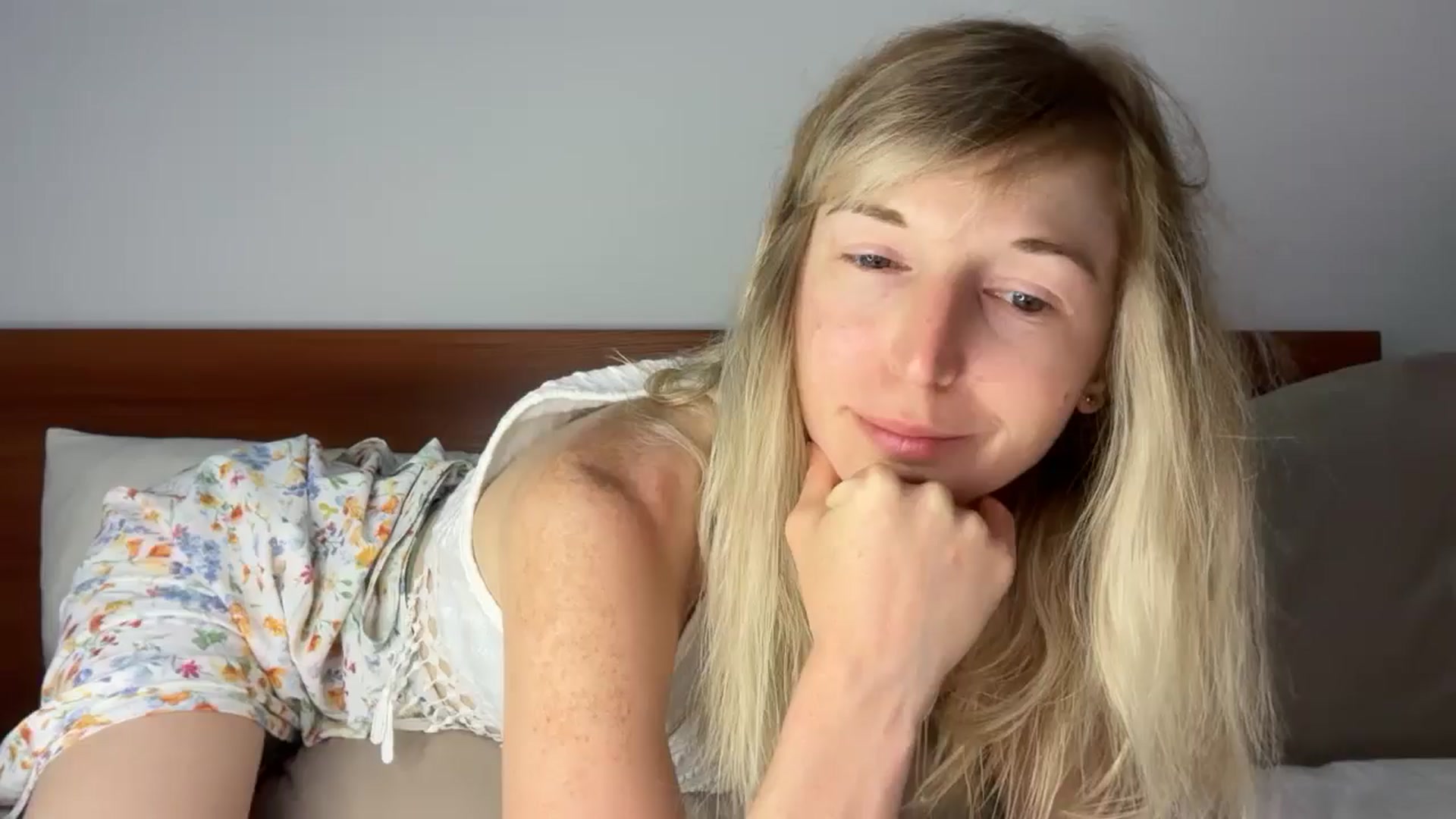 Gallery image thumbnail from Alielli's myfreecams stream on, 03/24/2026, 13:46 image 19 of 20