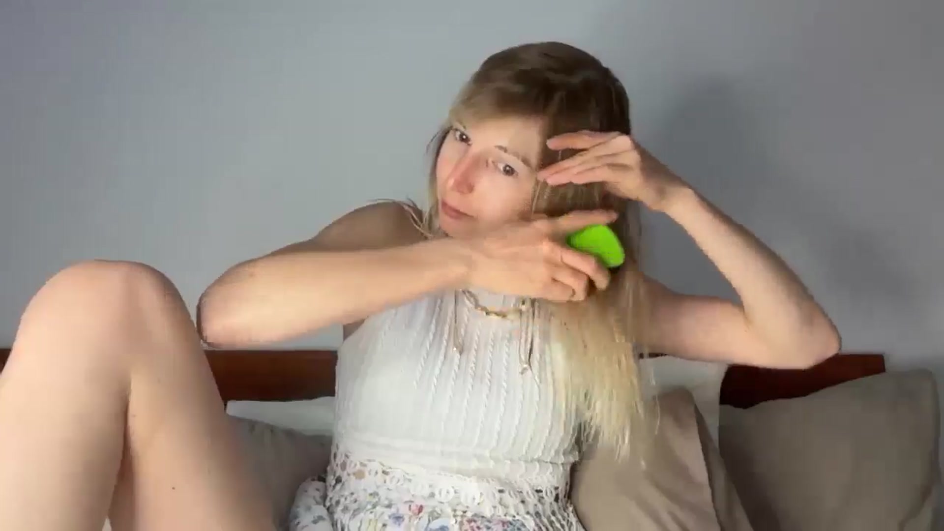Gallery image thumbnail from Alielli's myfreecams stream on, 03/24/2026, 13:46 image 4 of 20