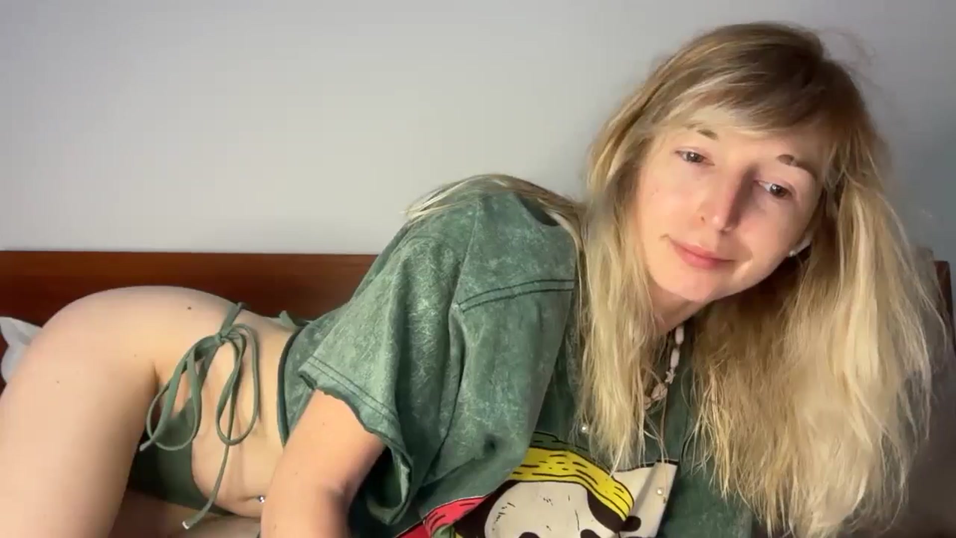 Gallery image thumbnail from Alielli's myfreecams stream on, 03/26/2026, 14:10 image 11 of 20