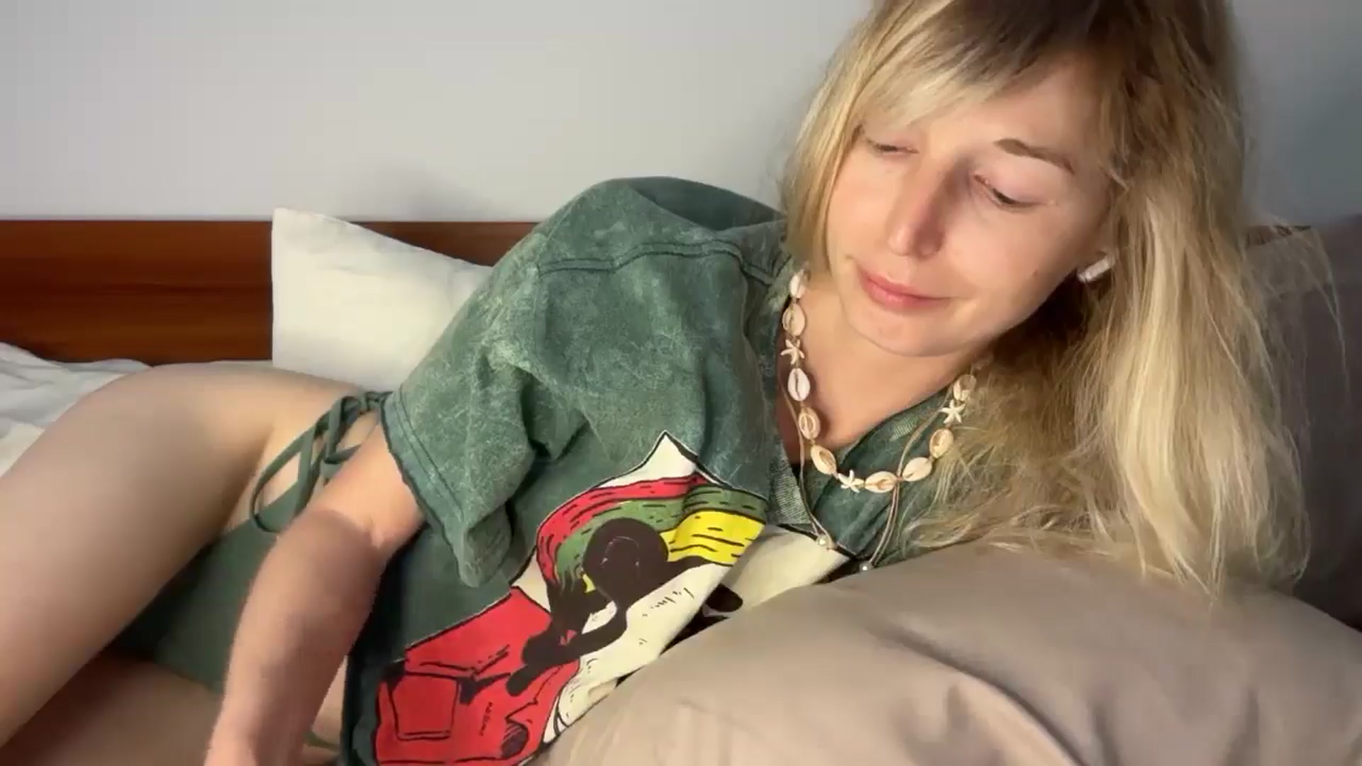 Gallery image thumbnail from Alielli's myfreecams stream on, 03/26/2026, 14:10 image 16 of 20
