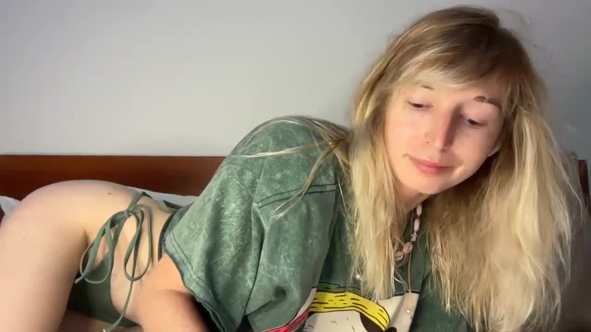 Gallery image thumbnail from Alielli's myfreecams stream on, 03/26/2026, 14:10 image 12 of 20