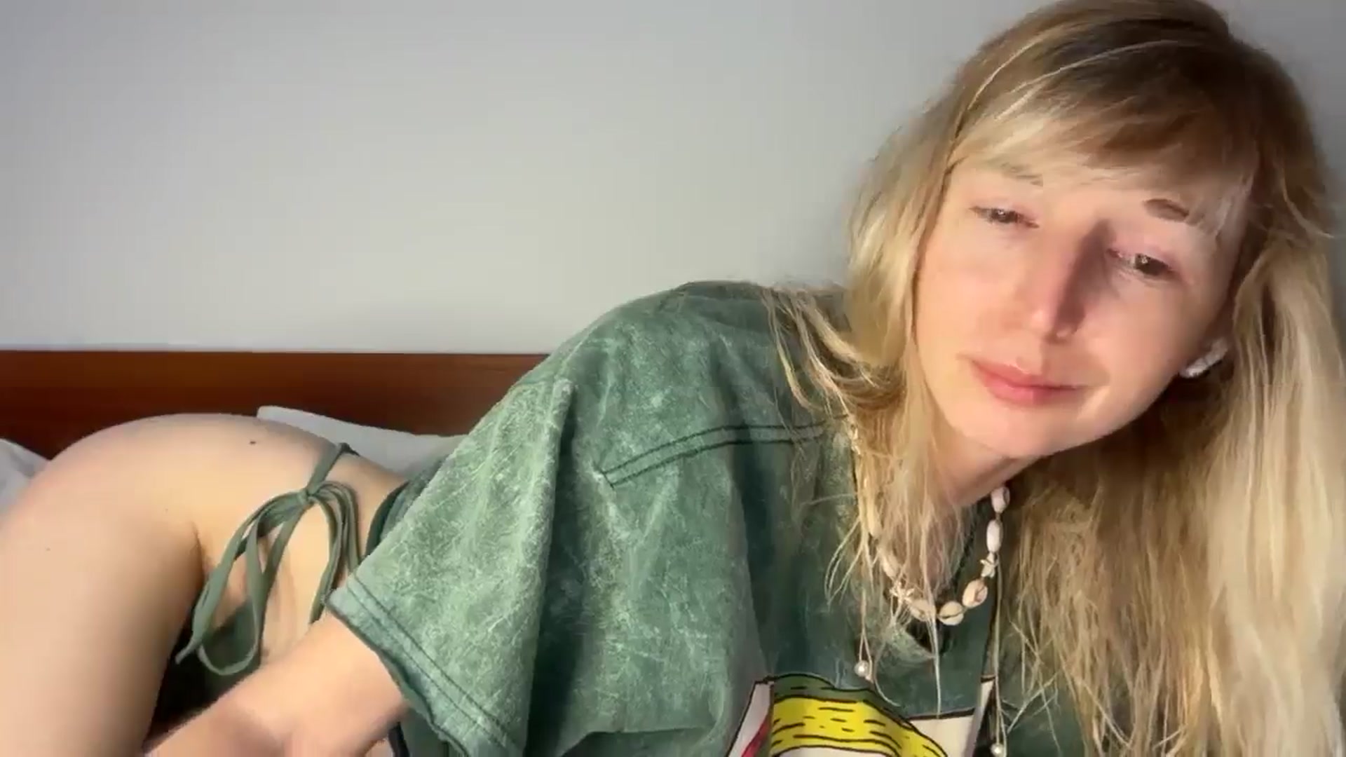 Gallery image thumbnail from Alielli's myfreecams stream on, 03/26/2026, 14:10 image 2 of 20