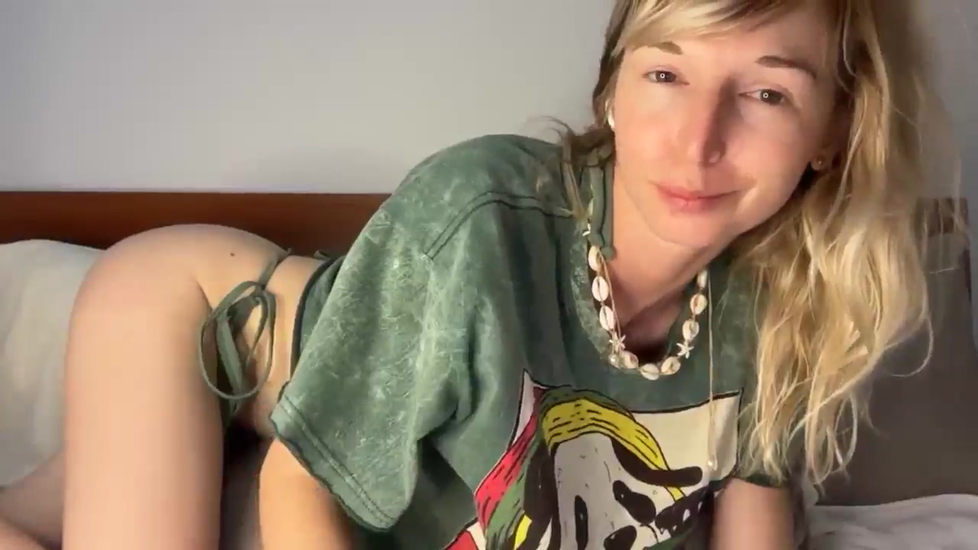 Gallery image thumbnail from Alielli's myfreecams stream on, 03/31/2026, 13:24 image 2 of 20