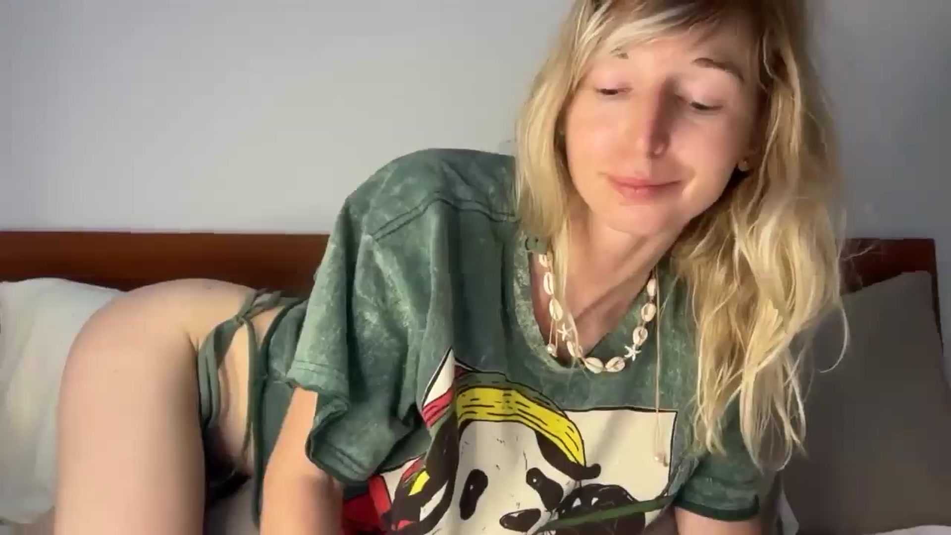 Gallery image thumbnail from Alielli's myfreecams stream on, 03/31/2026, 13:24 image 5 of 20