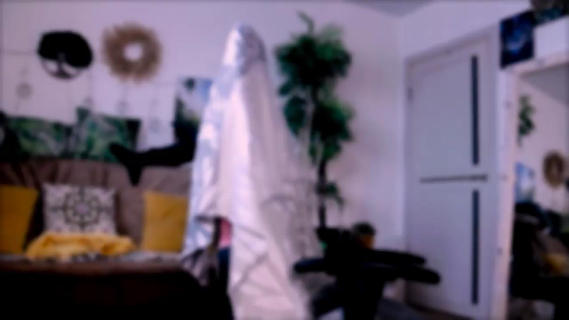 Gallery image thumbnail from Alielli's myfreecams stream on, 05/15/2026, 06:17 image 10 of 20