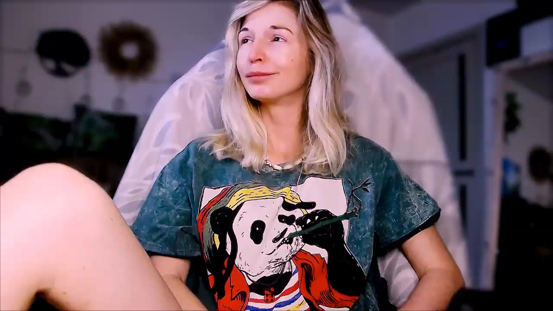Gallery image thumbnail from Alielli's myfreecams stream on, 05/15/2026, 06:17 image 1 of 20