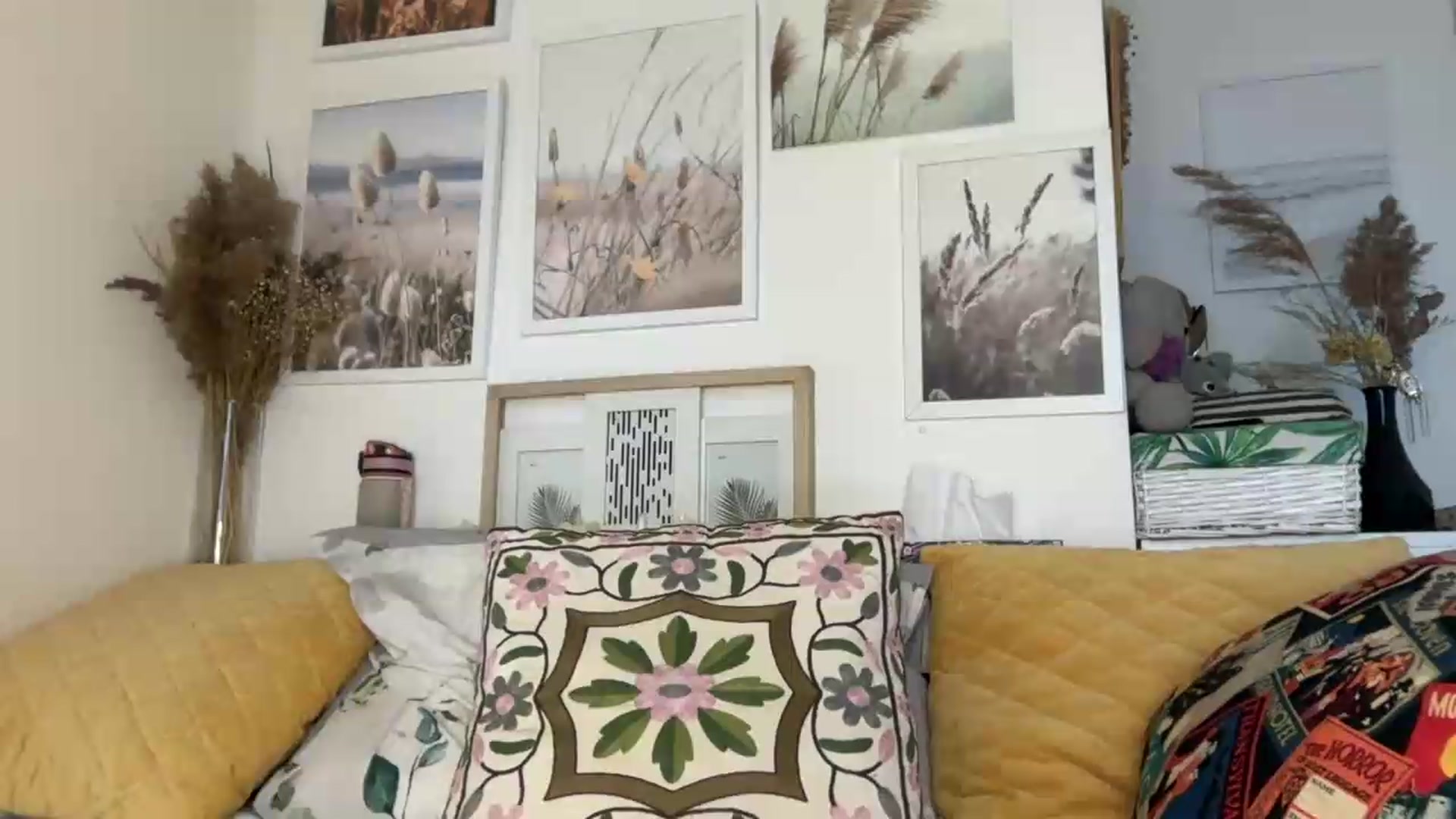 Gallery image thumbnail from Alielli's myfreecams stream on, 07/02/2026, 06:19 image 9 of 20