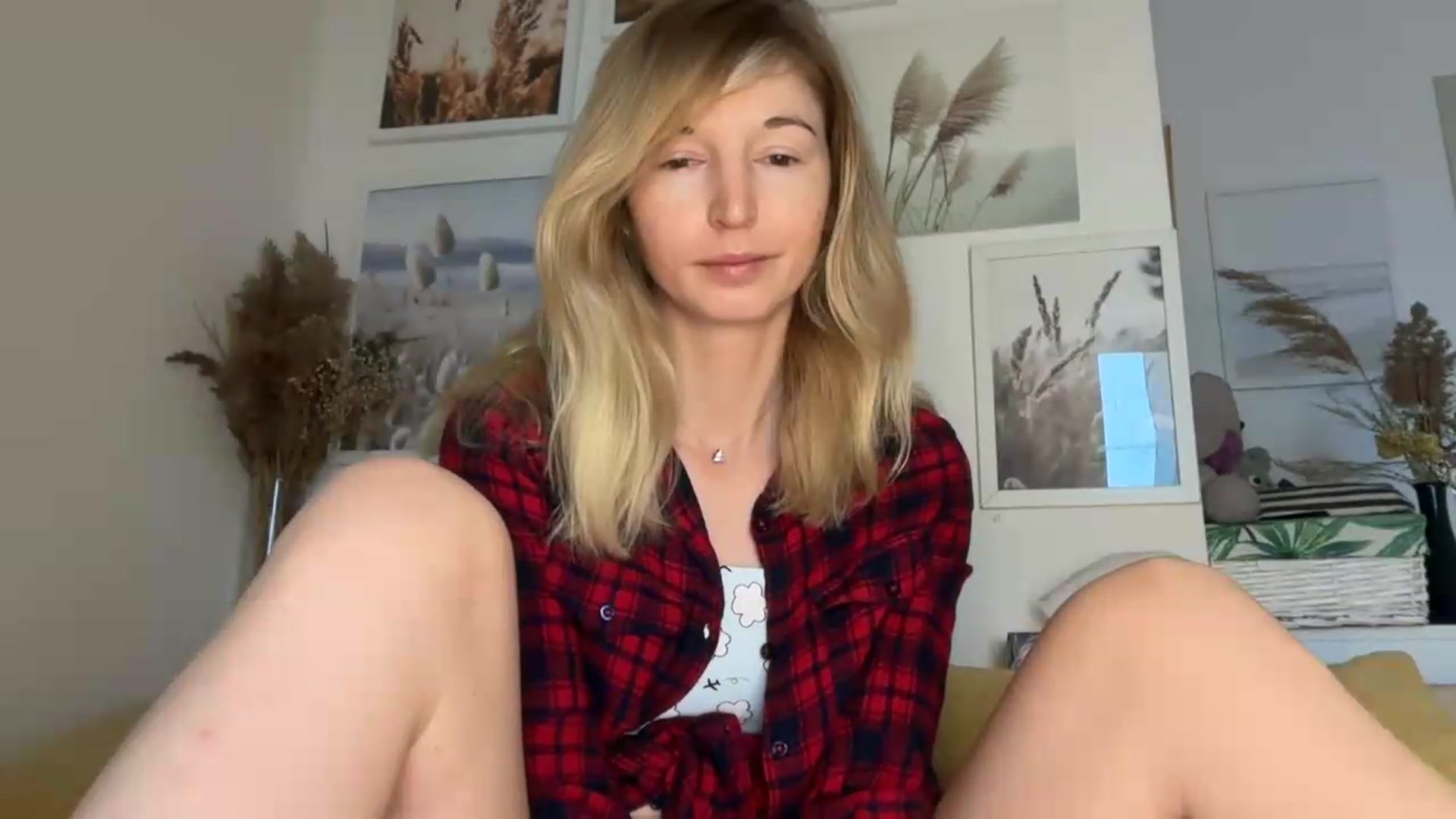 Gallery image thumbnail from Alielli's myfreecams stream on, 07/05/2026, 05:44 image 4 of 20
