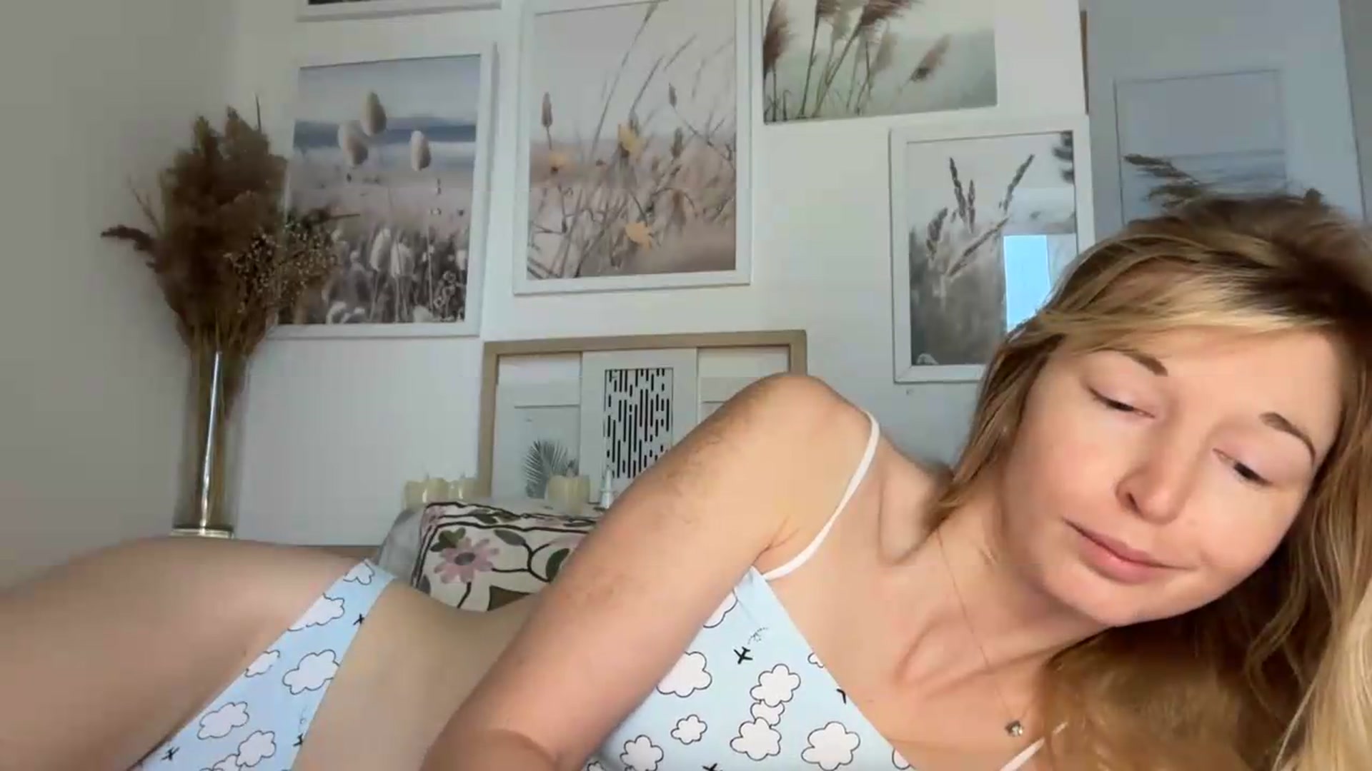 Gallery image thumbnail from Alielli's myfreecams stream on, 07/05/2026, 06:12 image 9 of 20