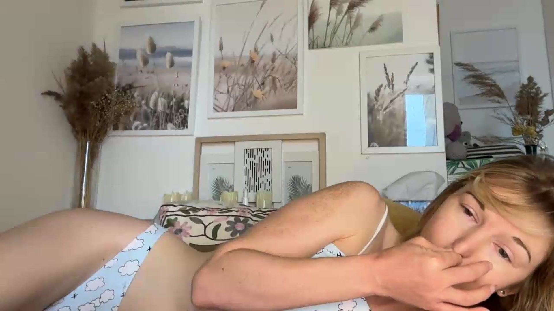 Gallery image thumbnail from Alielli's myfreecams stream on, 07/05/2026, 06:12 image 18 of 20