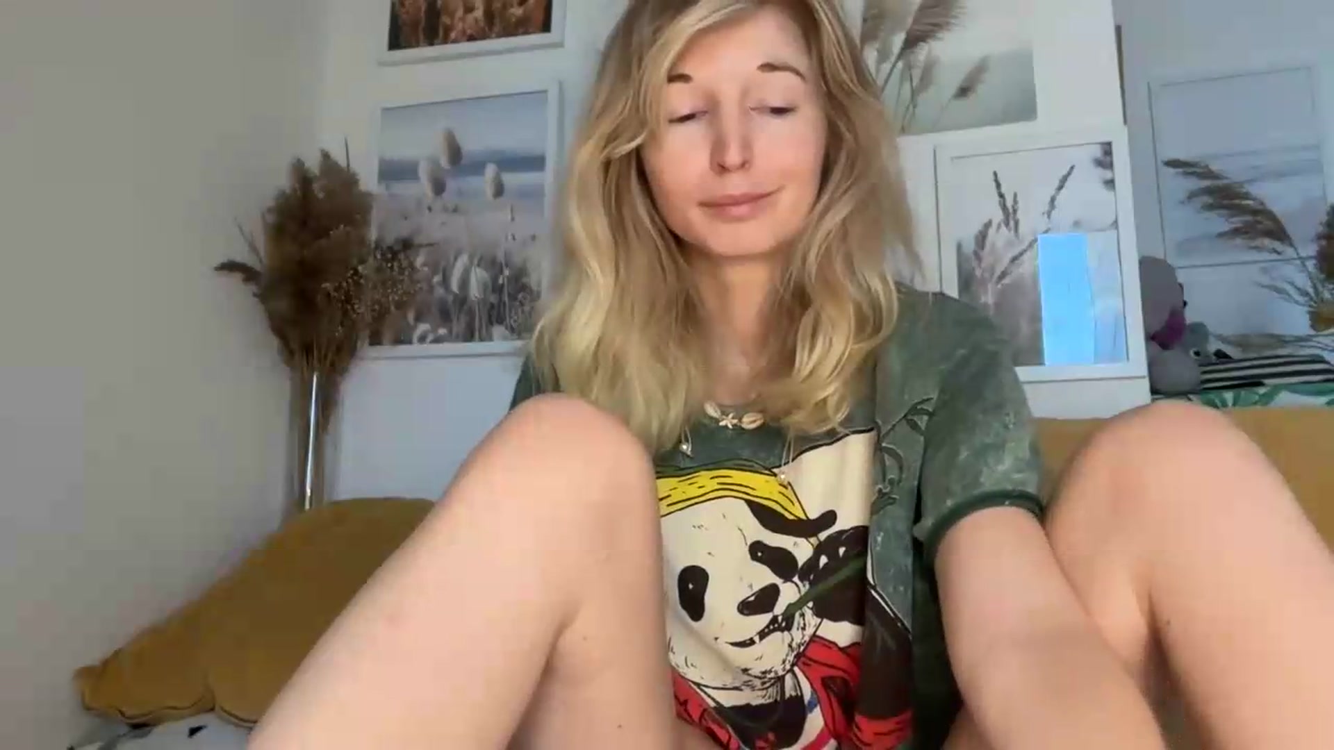 Gallery image thumbnail from Alielli's myfreecams stream on, 07/09/2026, 06:11 image 16 of 20