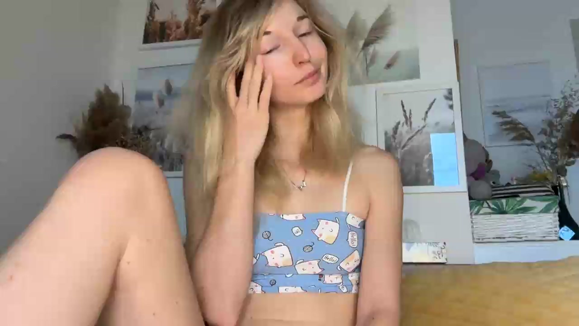 Gallery image thumbnail from Alielli's myfreecams stream on, 07/22/2026, 05:43 image 2 of 20