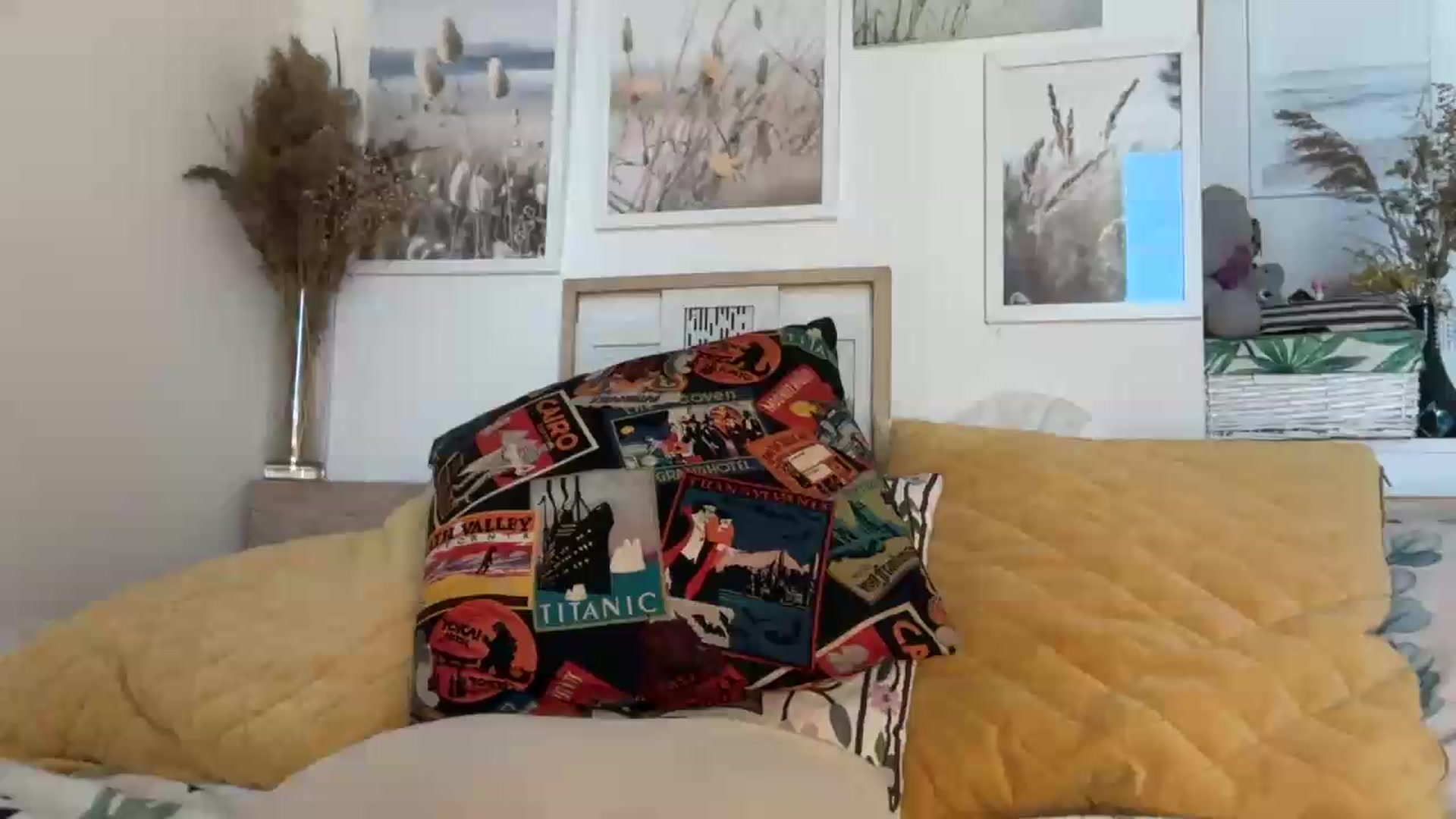 Gallery image thumbnail from Alielli's myfreecams stream on, 08/03/2026, 07:28 image 1 of 20